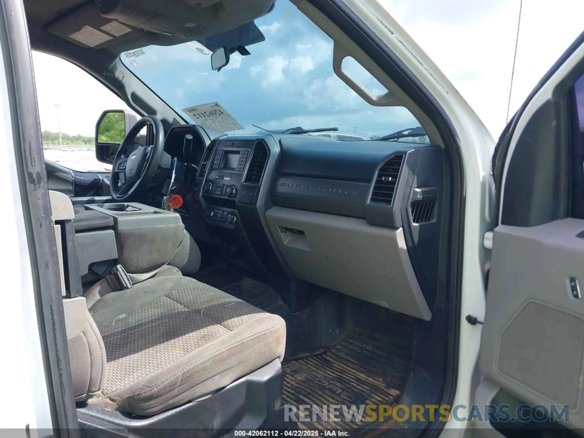 5 Photograph of a damaged car 1FT7X2A60KED30025 FORD F-250 2019