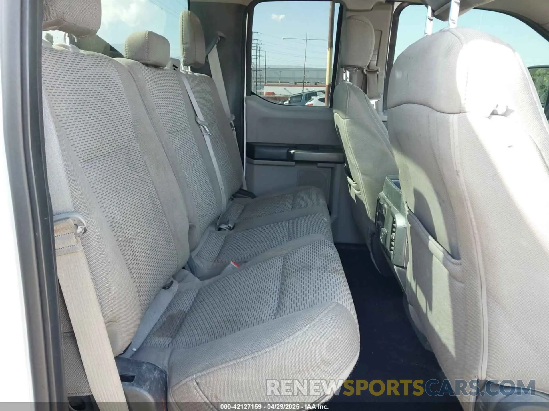 8 Photograph of a damaged car 1FT7X2A65KEC46783 FORD F-250 2019