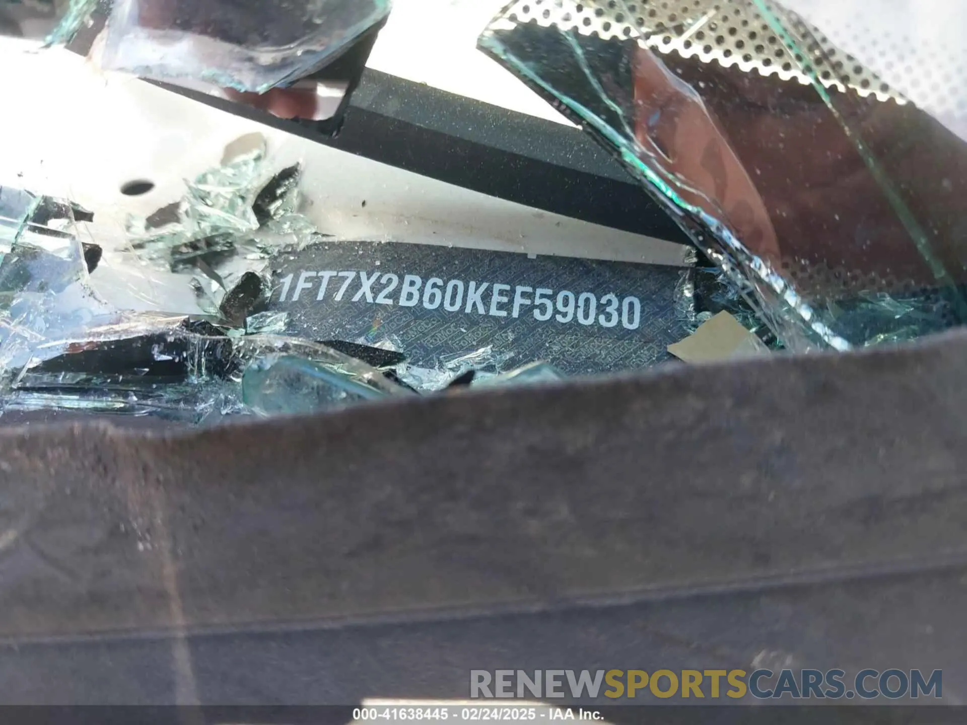 9 Photograph of a damaged car 1FT7X2B60KEF59030 FORD F-250 2019