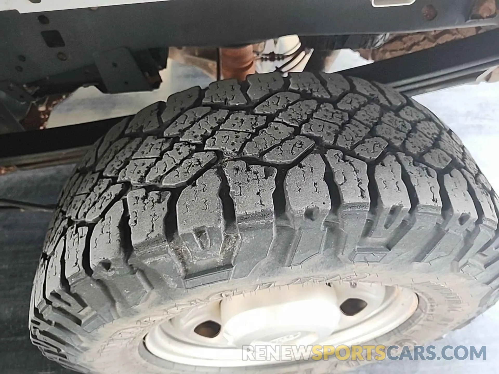 16 Photograph of a damaged car 1FT7X2B65KEF23074 FORD F-250 2019