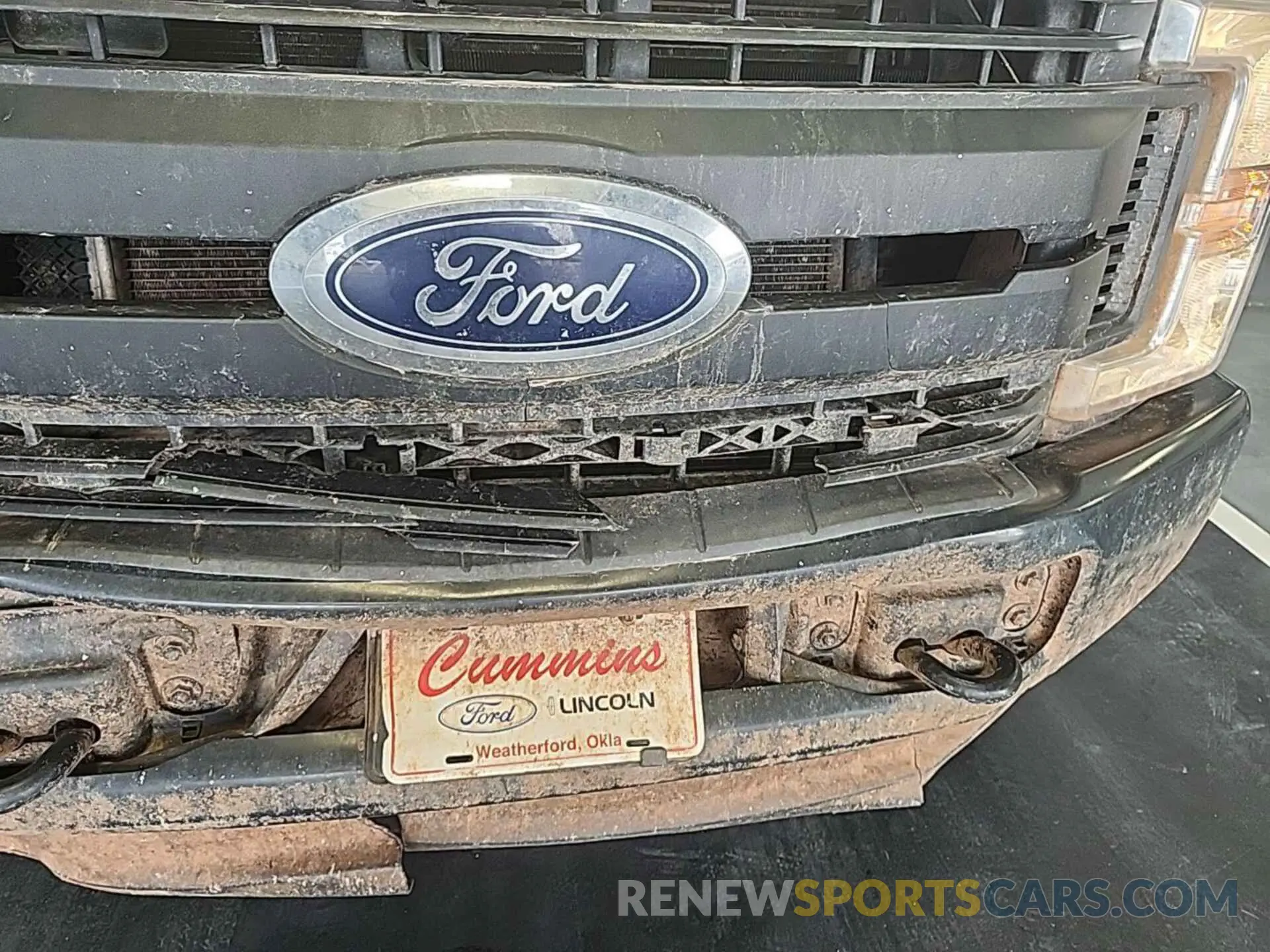 28 Photograph of a damaged car 1FT7X2B65KEF23074 FORD F-250 2019