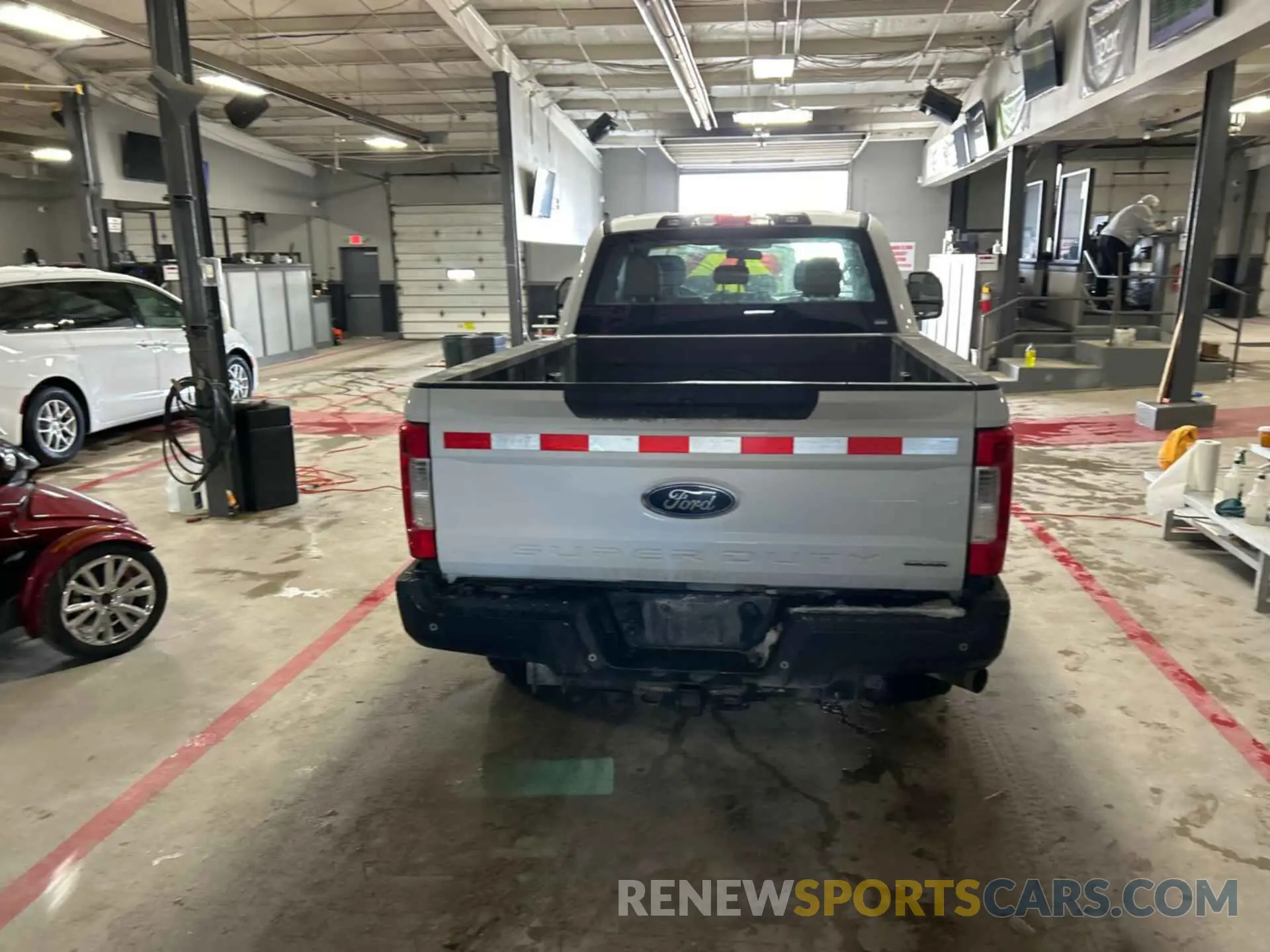 20 Photograph of a damaged car 1FT7X2B69KEC33338 FORD F-250 2019