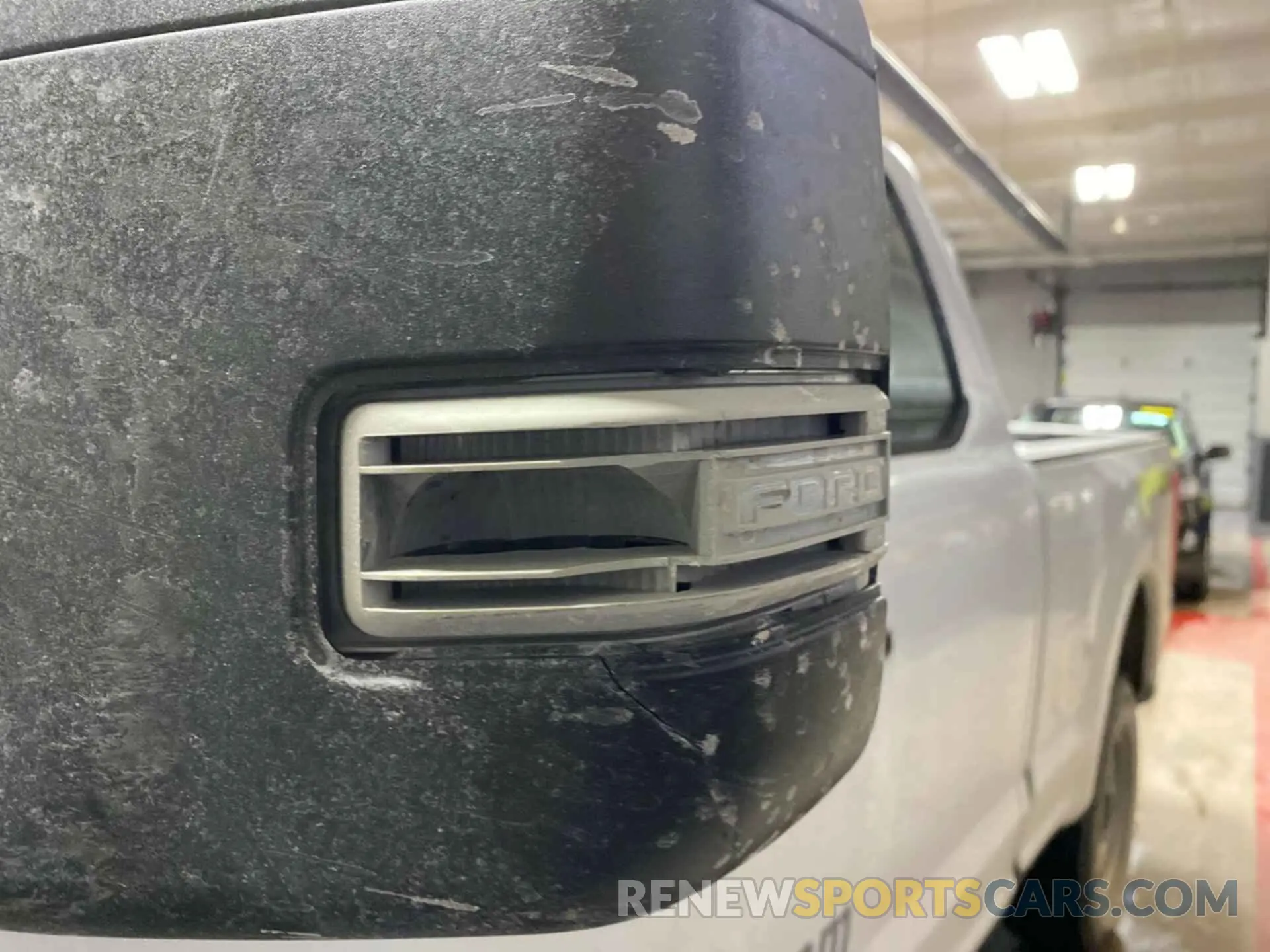 24 Photograph of a damaged car 1FT7X2B69KEC33338 FORD F-250 2019