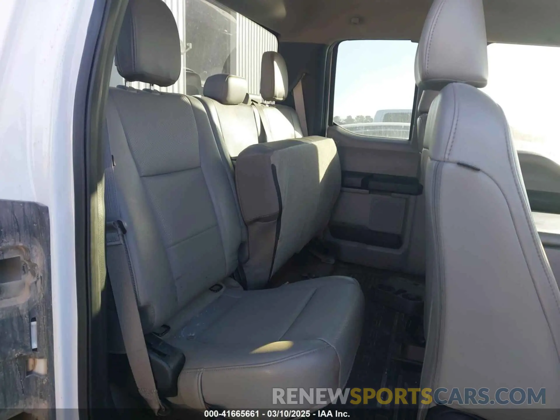 8 Photograph of a damaged car 1FT7X2B6XKEG54873 FORD F-250 2019