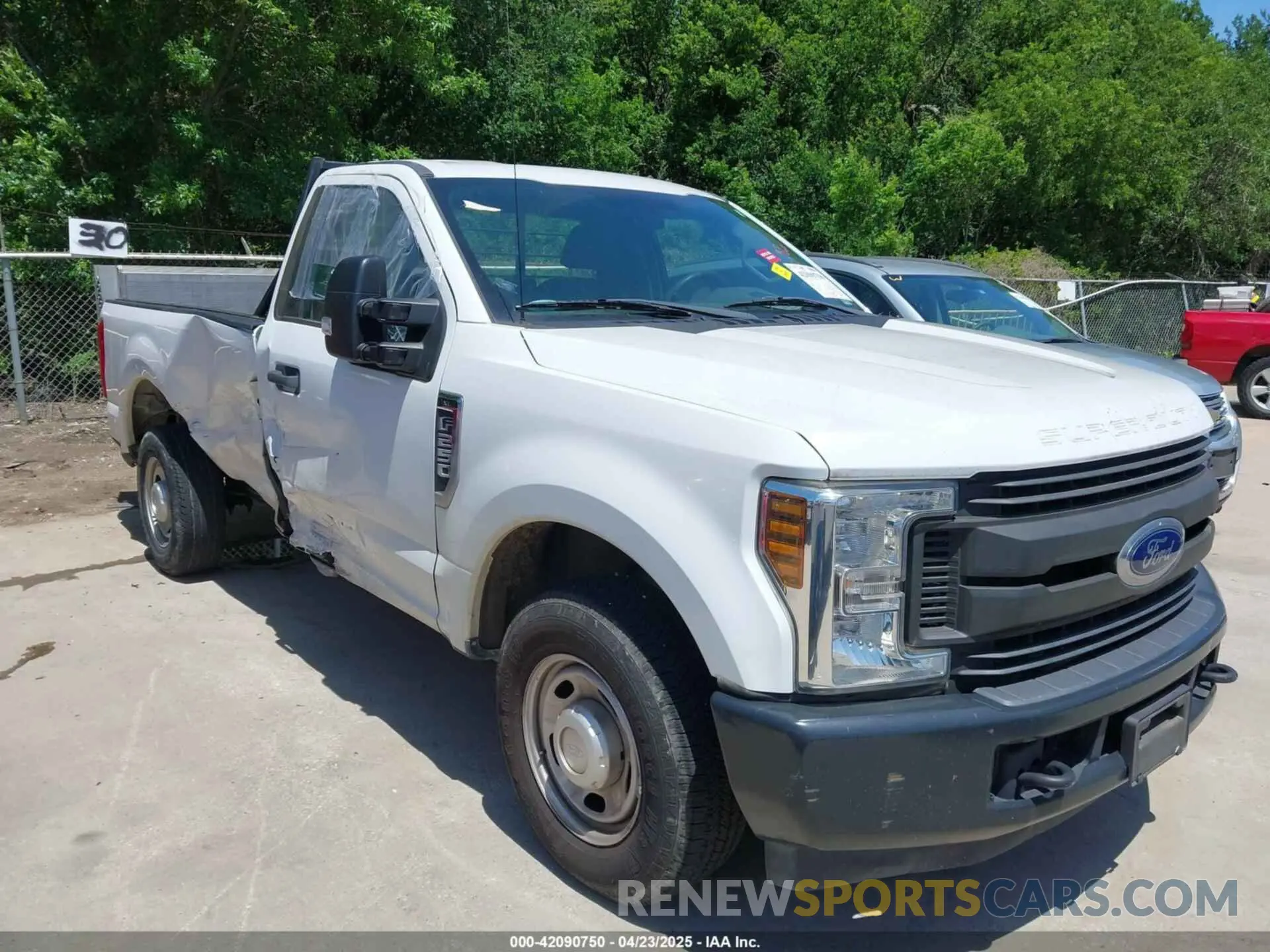 1 Фотография поврежденного автомобиля 1FTBF2A64KED15573 FORD F-250 2019