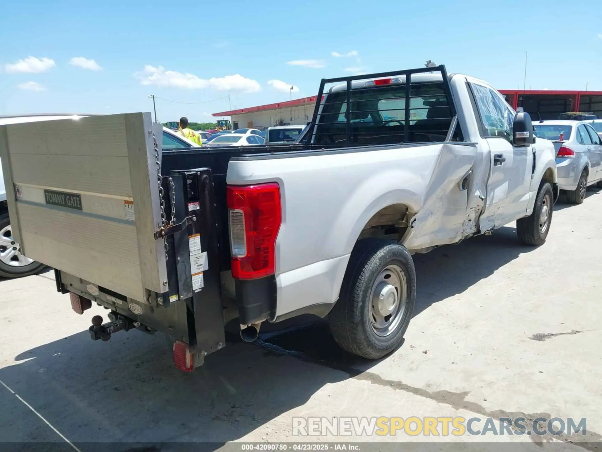 4 Фотография поврежденного автомобиля 1FTBF2A64KED15573 FORD F-250 2019