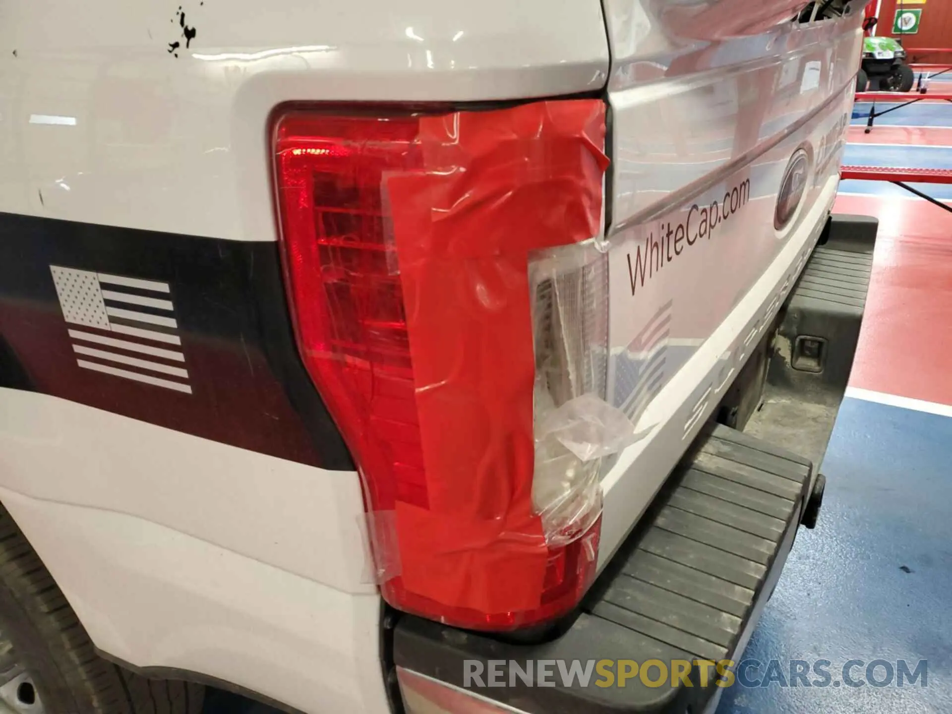 1 Photograph of a damaged car 1FTBF2B69KEF61551 FORD F-250 2019