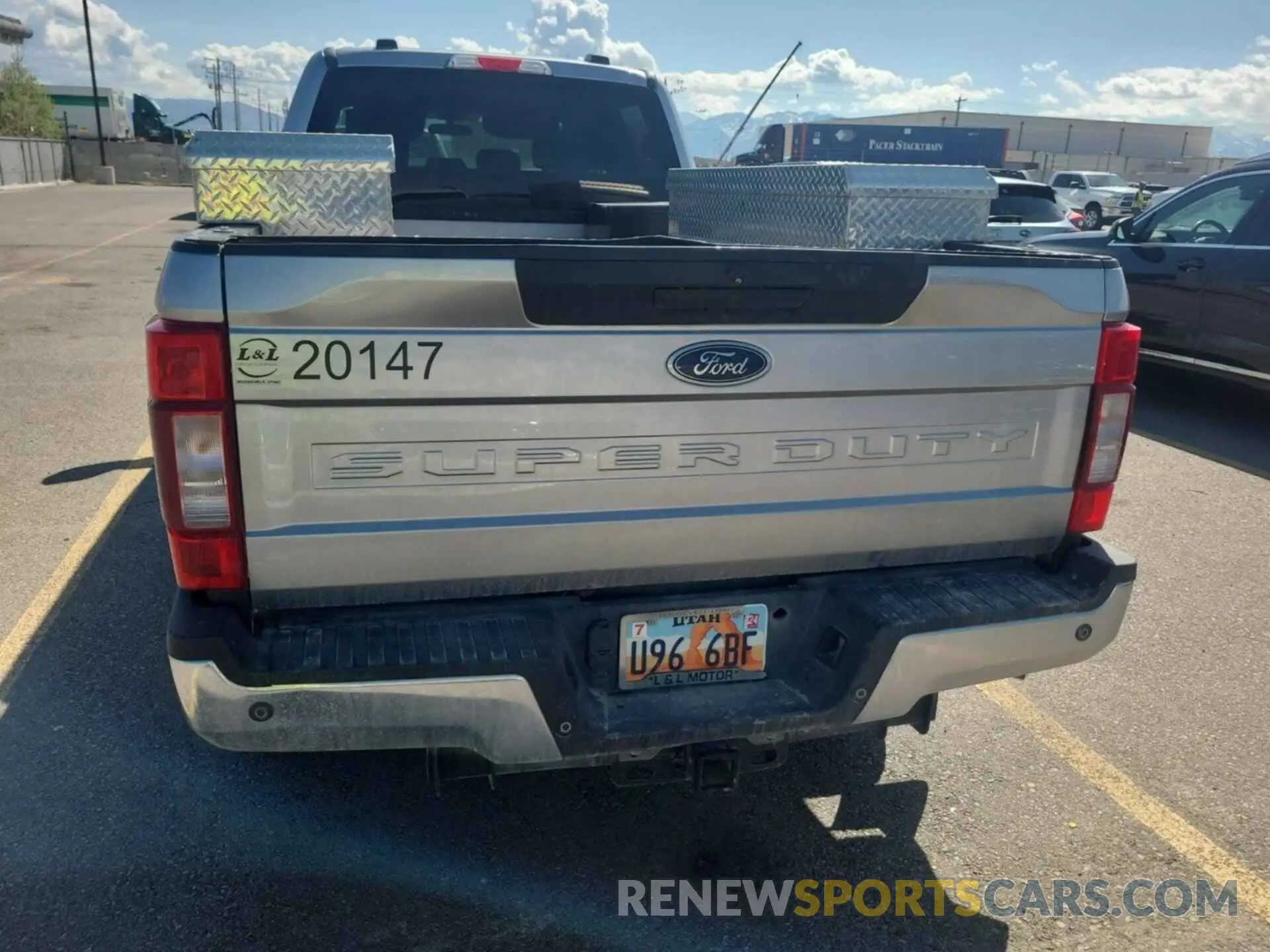 32 Photograph of a damaged car 1FT7W2B69LED71031 FORD F-250 2020