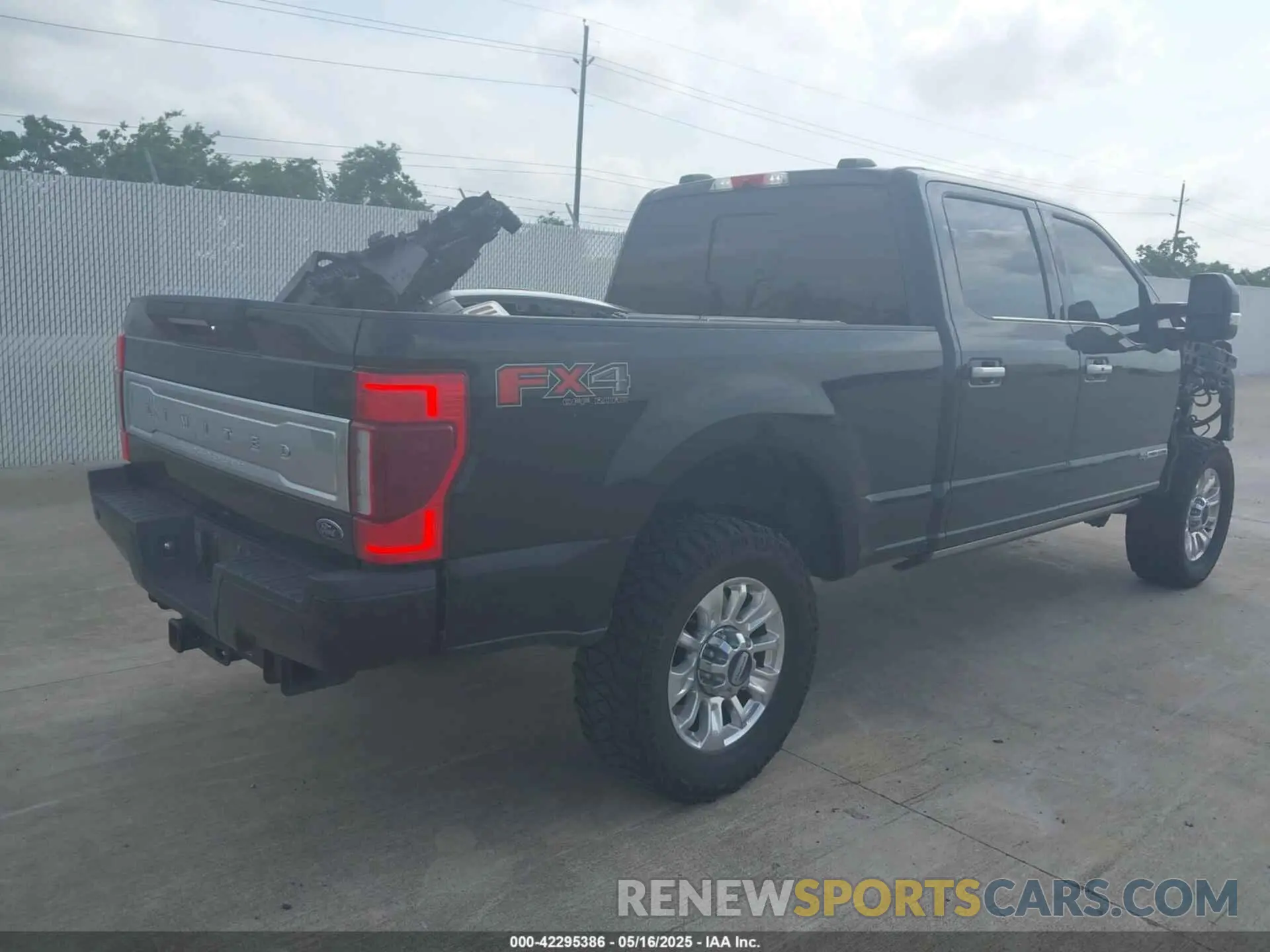 4 Photograph of a damaged car 1FT7W2BT8LED48572 FORD F-250 2020