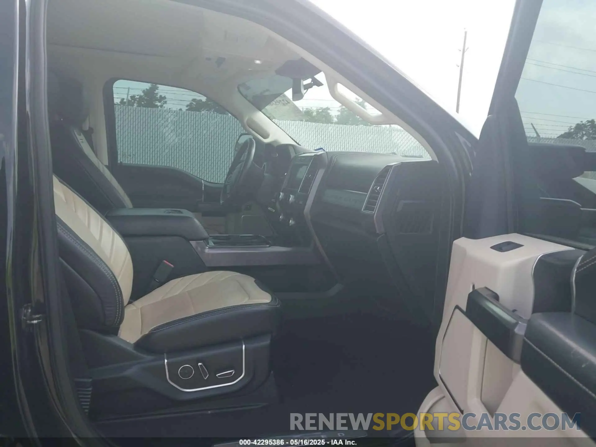 5 Photograph of a damaged car 1FT7W2BT8LED48572 FORD F-250 2020