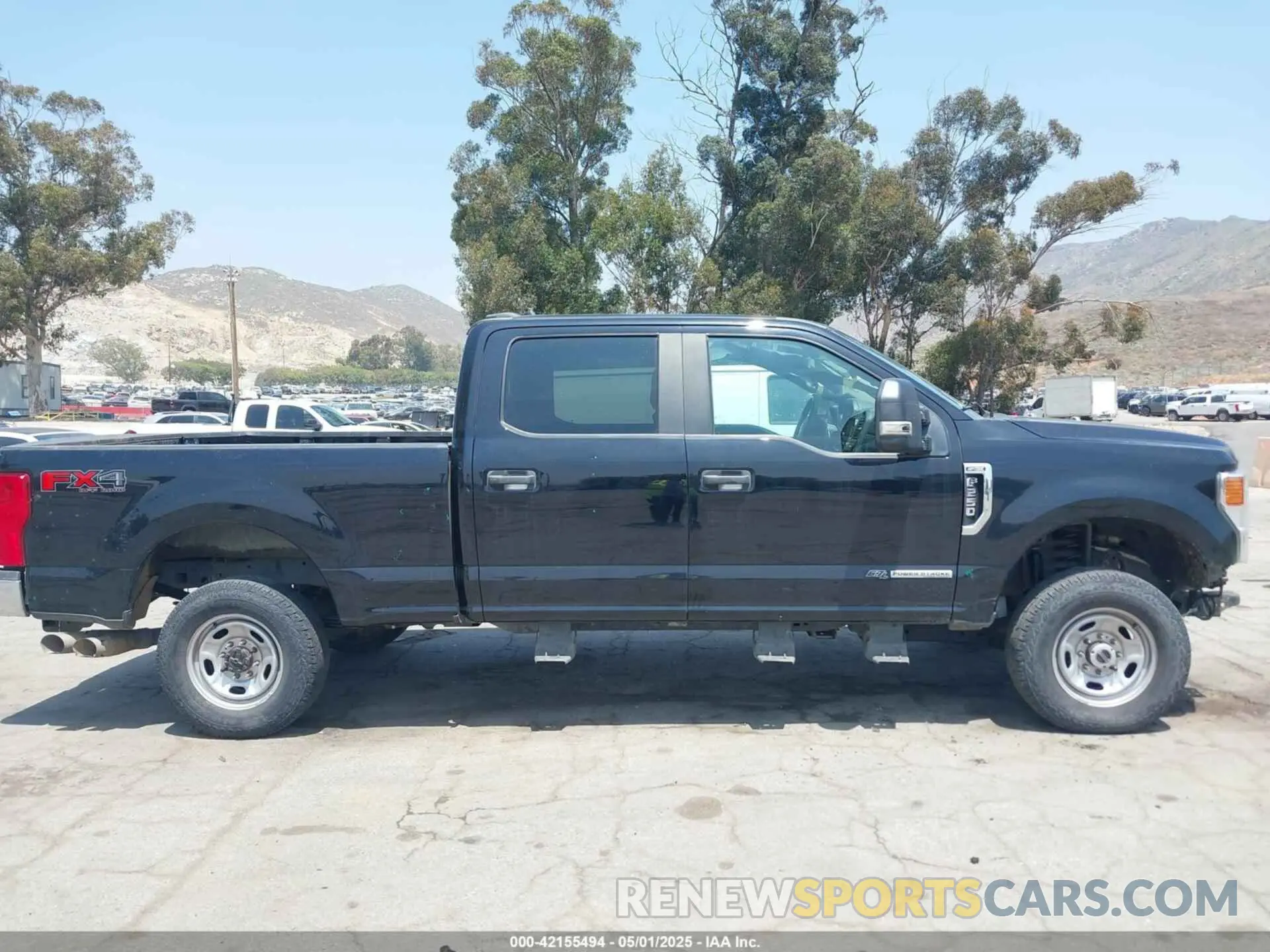 13 Photograph of a damaged car 1FT7W2BTXLEE69524 FORD F-250 2020