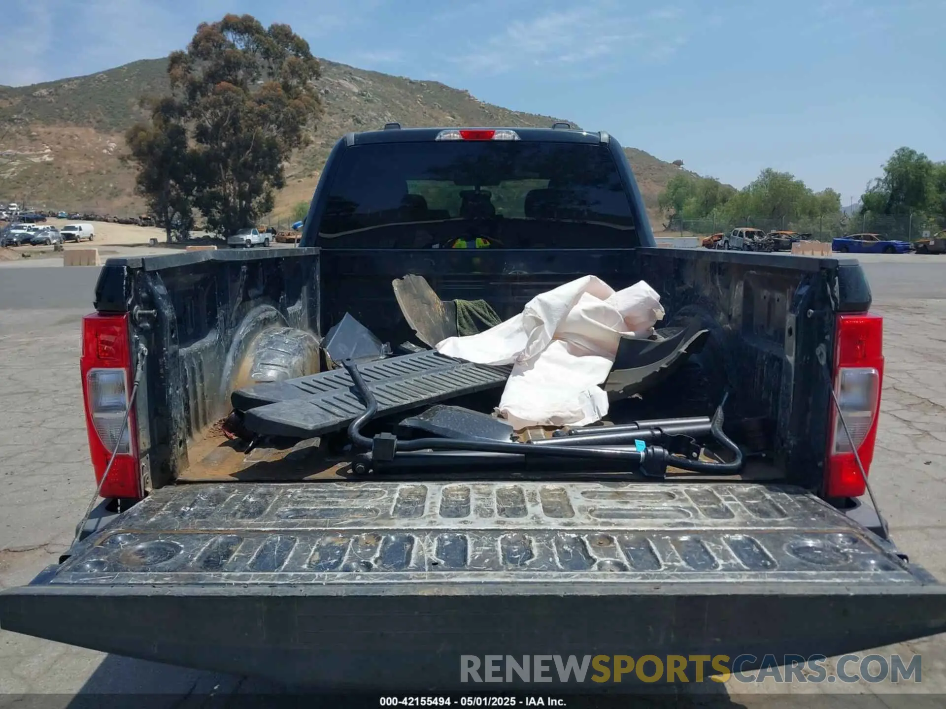16 Photograph of a damaged car 1FT7W2BTXLEE69524 FORD F-250 2020