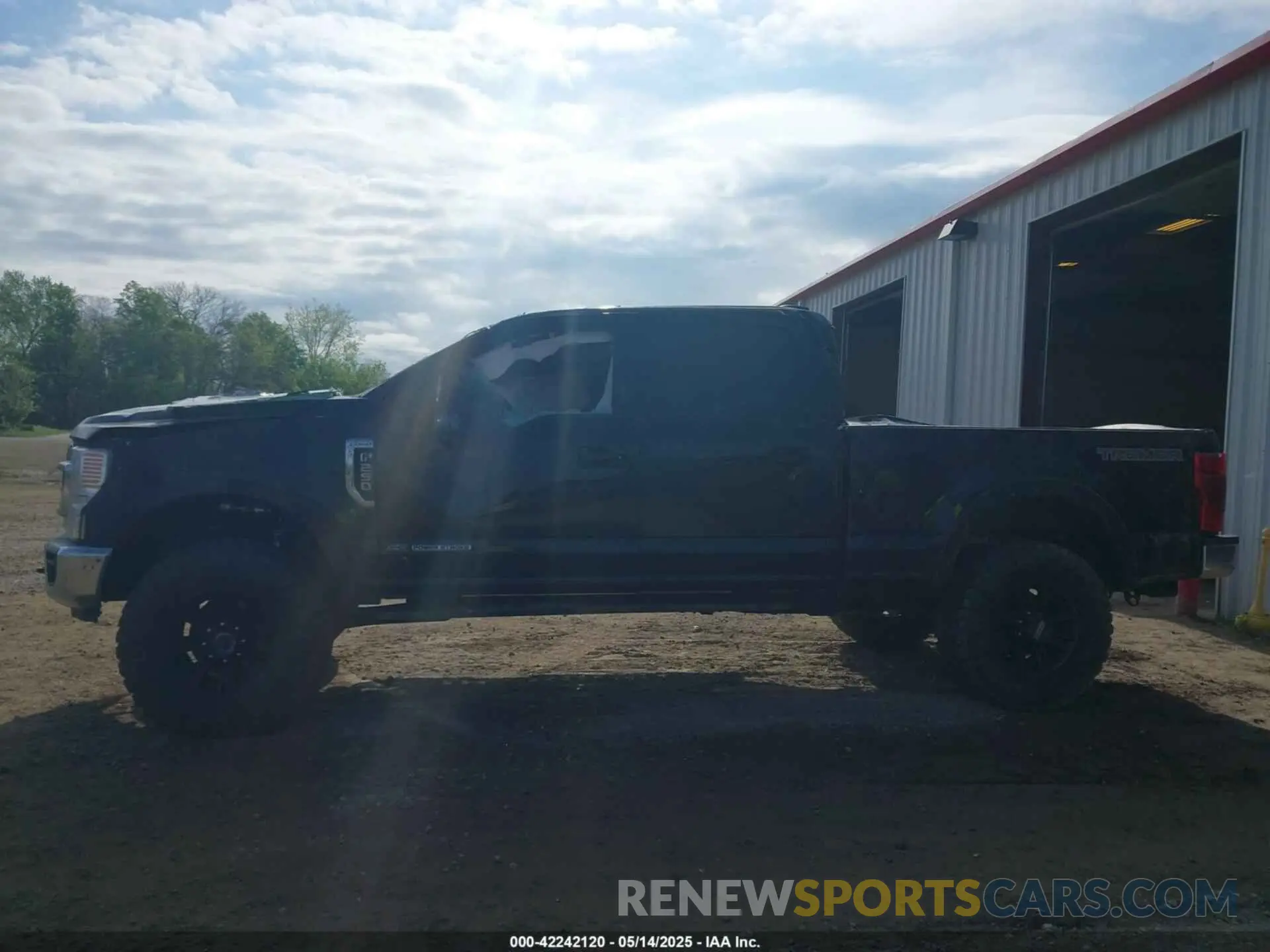 13 Photograph of a damaged car 1FT8W2BT0LEE94159 FORD F-250 2020