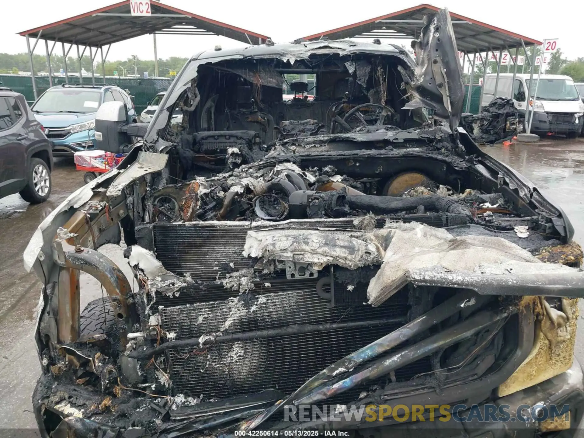 10 Photograph of a damaged car 1FT8W2BT2LED56333 FORD F-250 2020