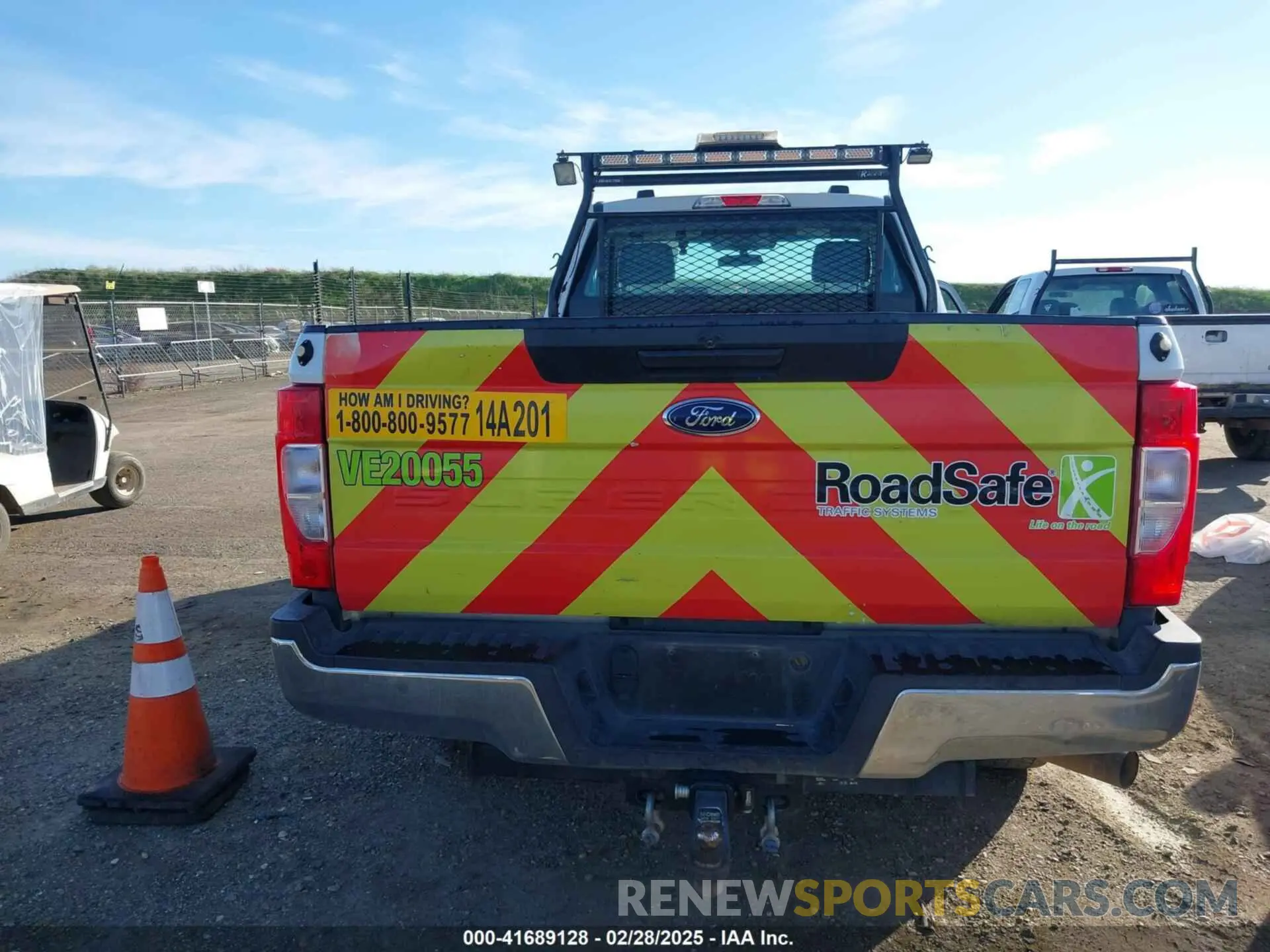 16 Photograph of a damaged car 1FTBF2A6XLED17362 FORD F-250 2020