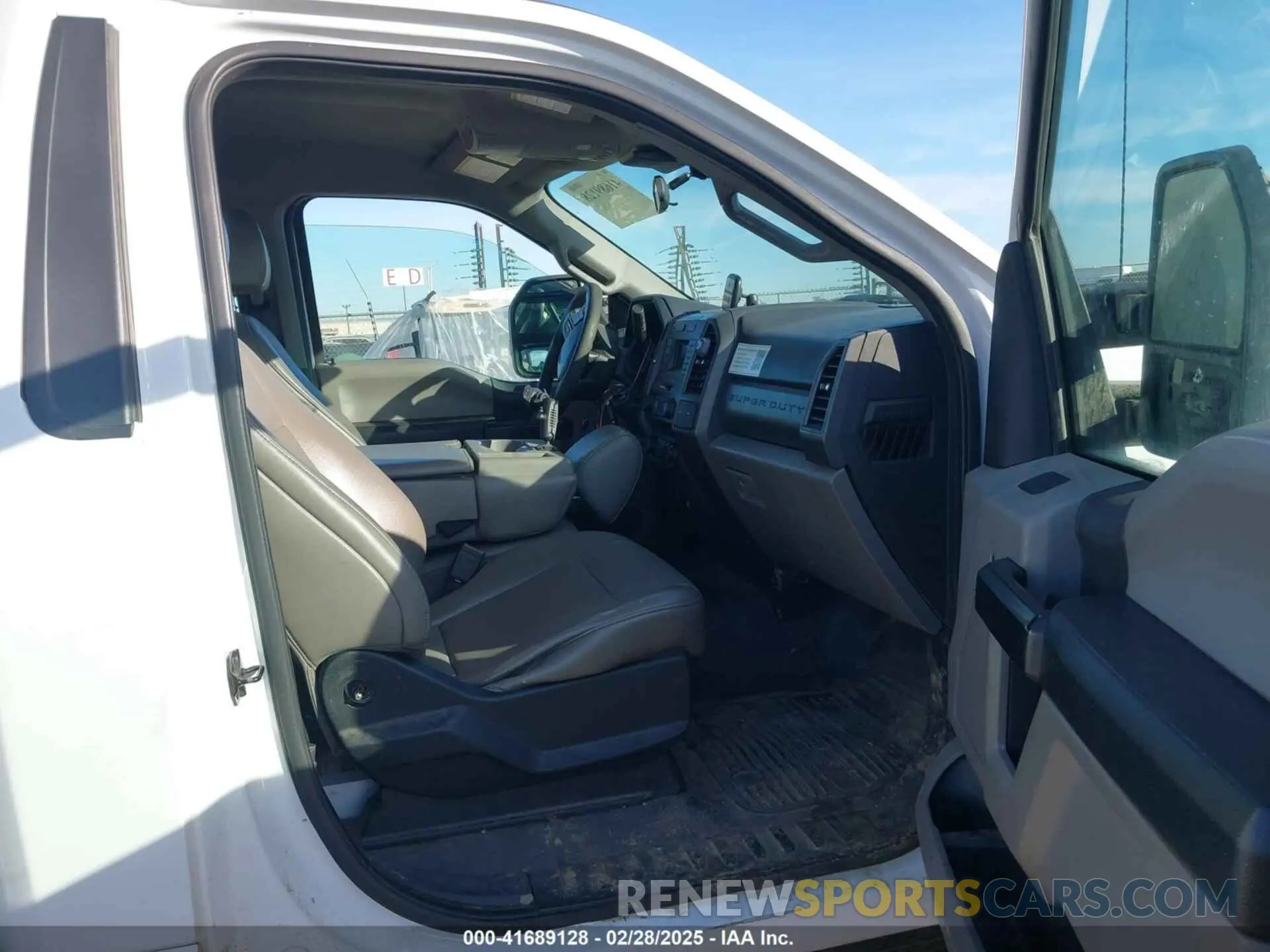 5 Photograph of a damaged car 1FTBF2A6XLED17362 FORD F-250 2020