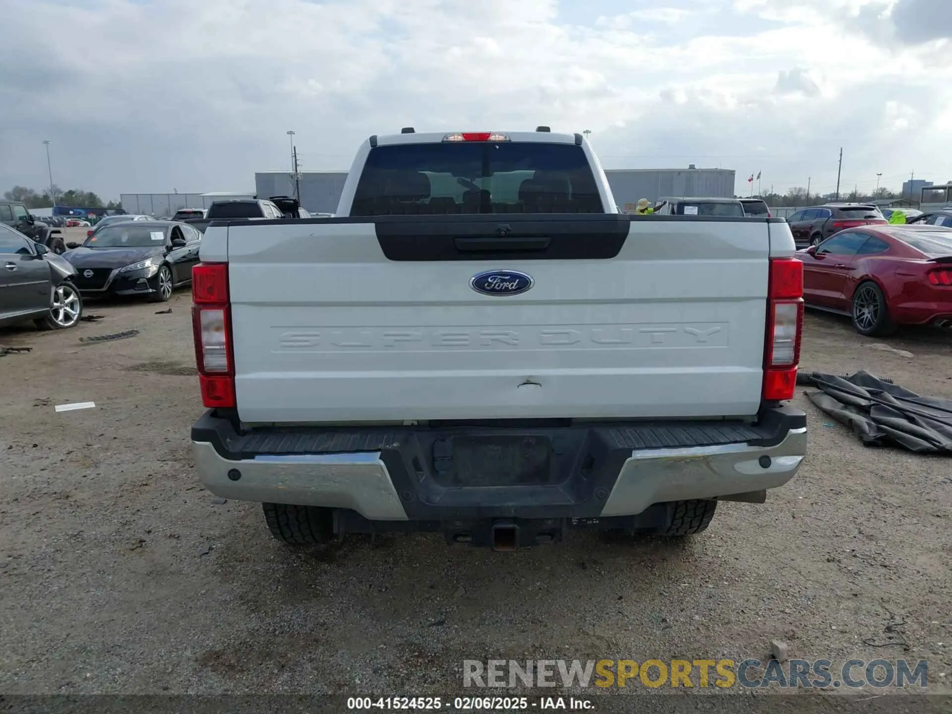 17 Photograph of a damaged car 1FT7X2BT9MEE07062 FORD F-250 2021