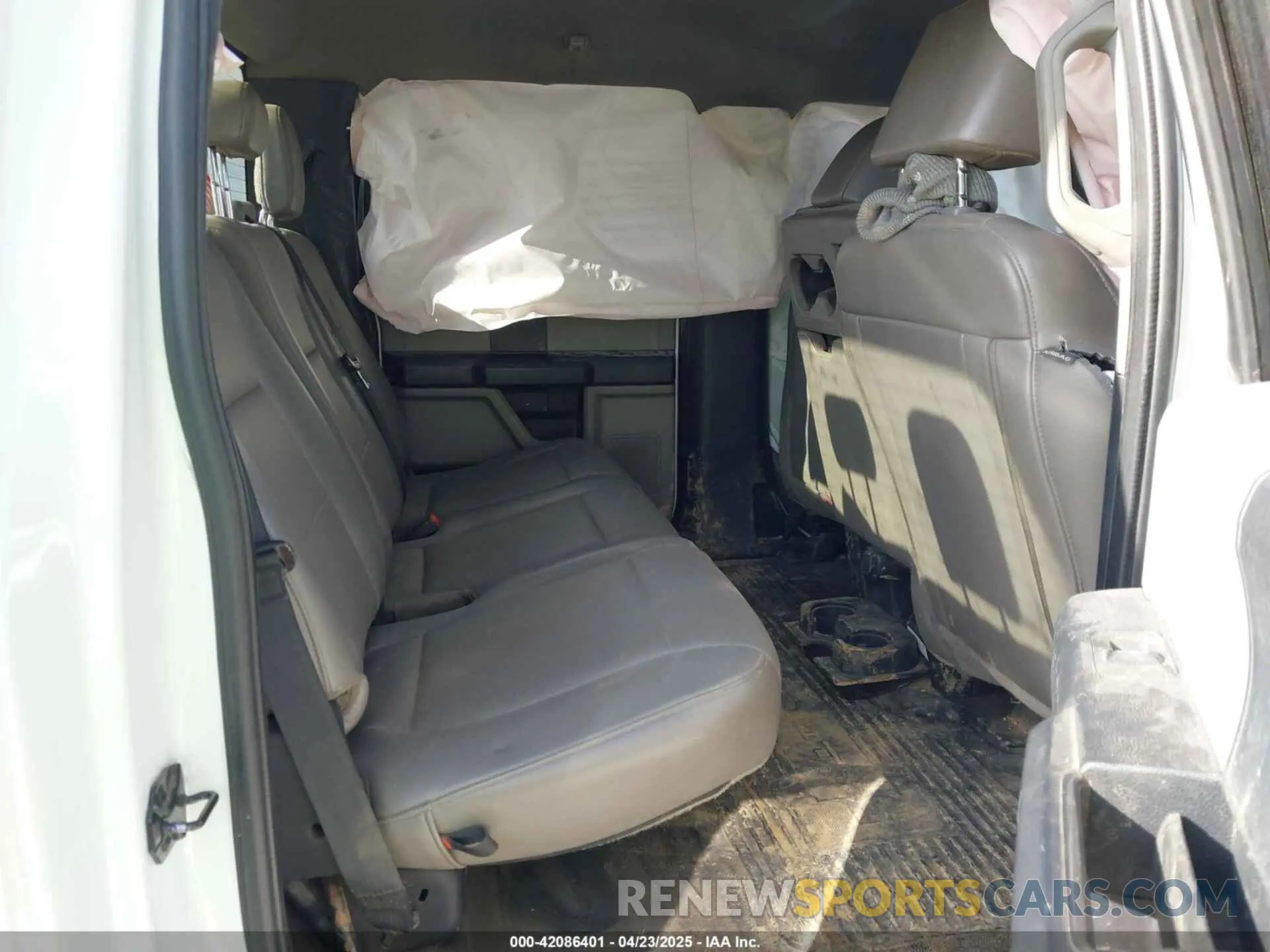 8 Photograph of a damaged car 1FT7W2BN6NEF62982 FORD F-250 2022