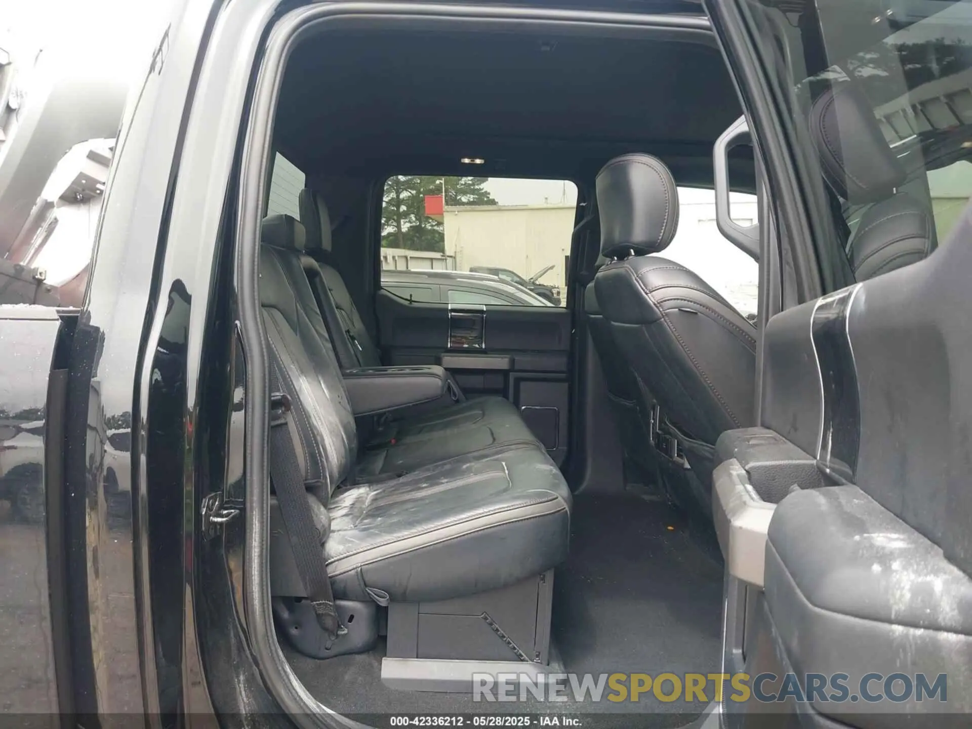 8 Photograph of a damaged car 1FT7W2BN9NEE96881 FORD F-250 2022