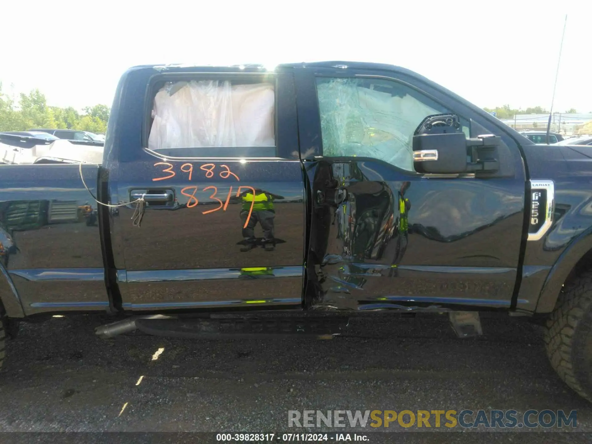 18 Photograph of a damaged car 1FT7W2BNXNEF72205 FORD F-250 2022