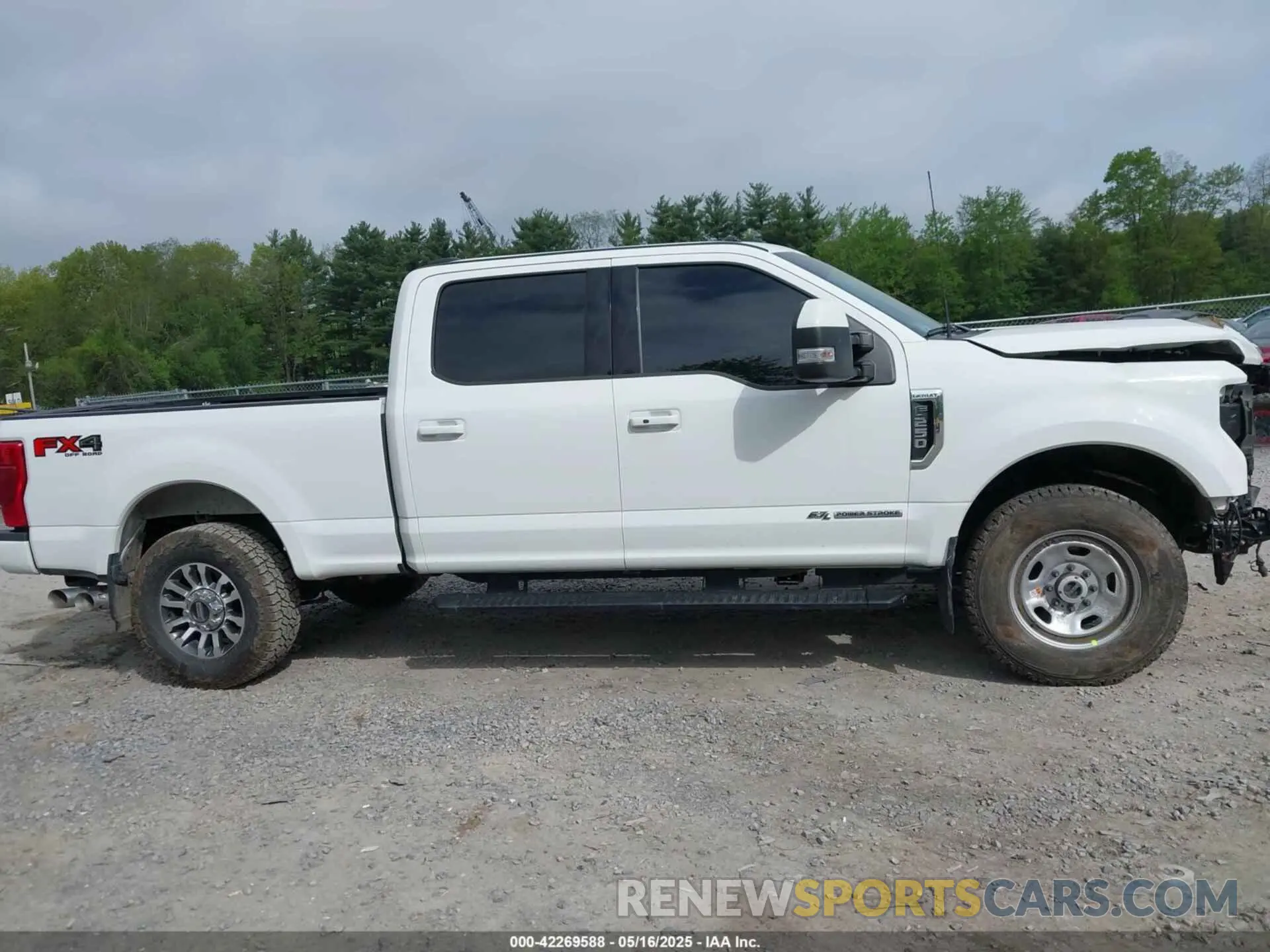 13 Photograph of a damaged car 1FT7W2BT1NEE27715 FORD F-250 2022