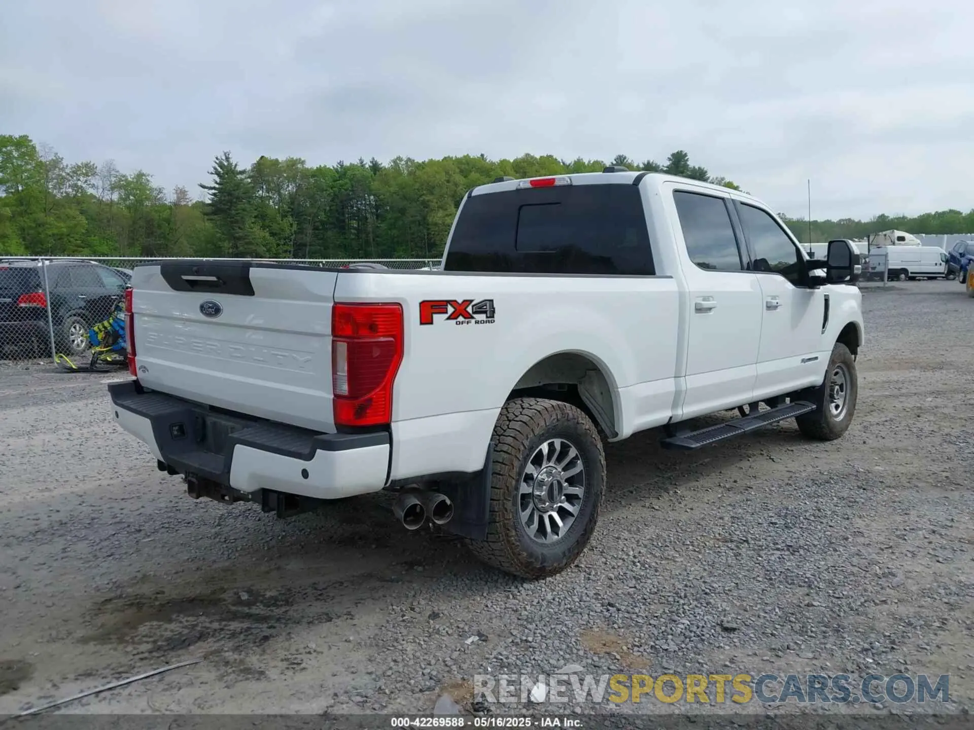 4 Photograph of a damaged car 1FT7W2BT1NEE27715 FORD F-250 2022