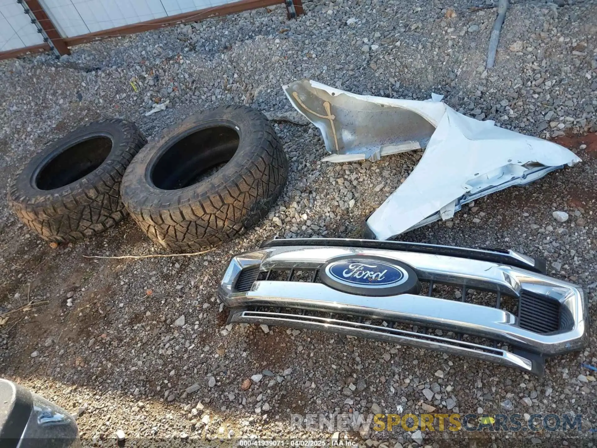 12 Photograph of a damaged car 1FT7W2BTXNEF06817 FORD F-250 2022