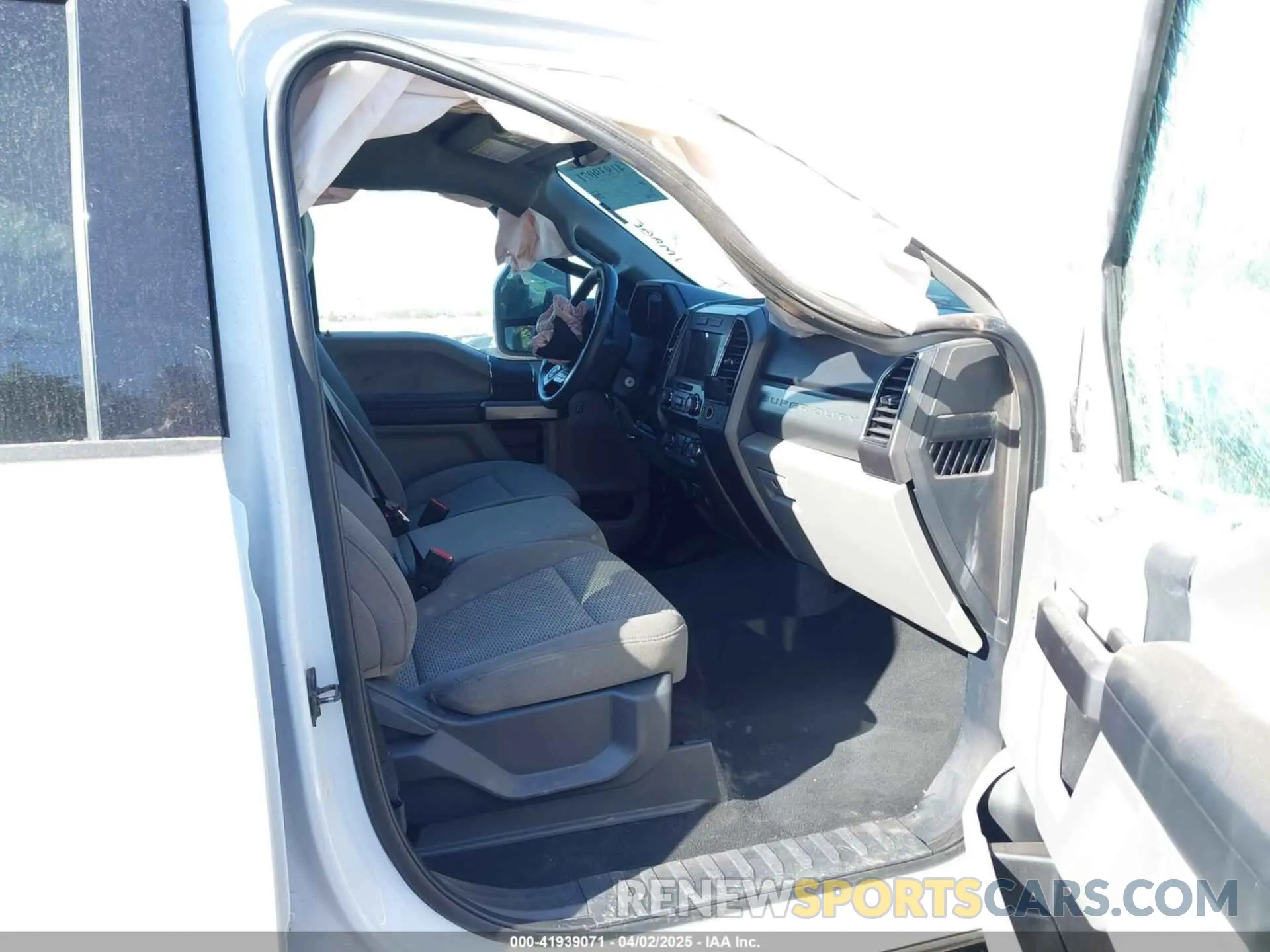 5 Photograph of a damaged car 1FT7W2BTXNEF06817 FORD F-250 2022
