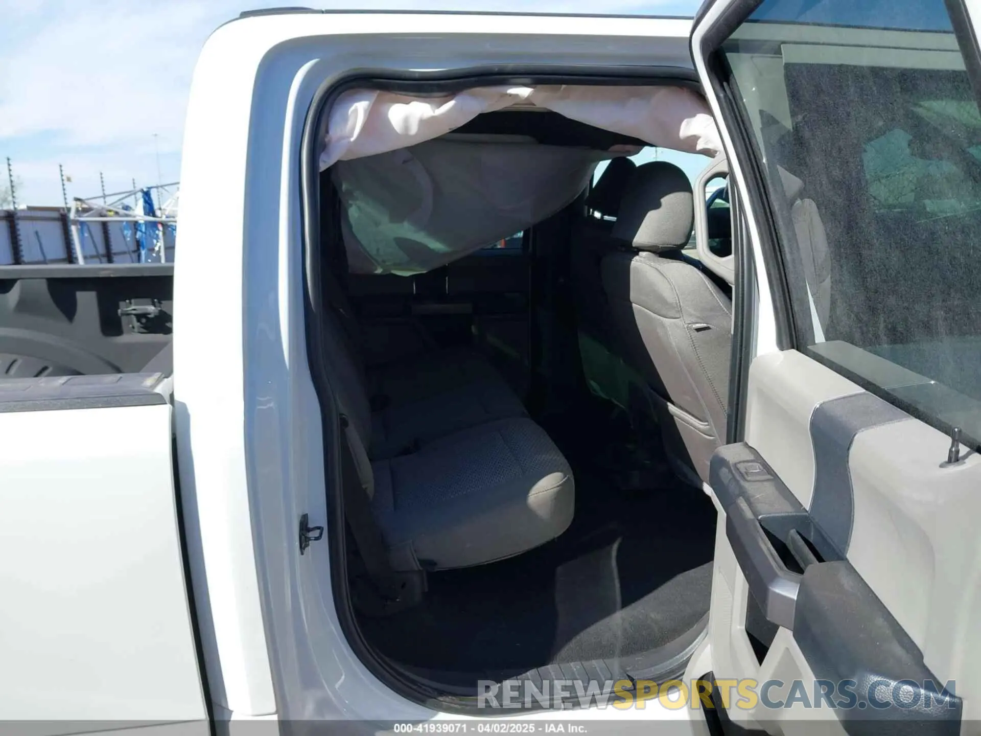 8 Photograph of a damaged car 1FT7W2BTXNEF06817 FORD F-250 2022