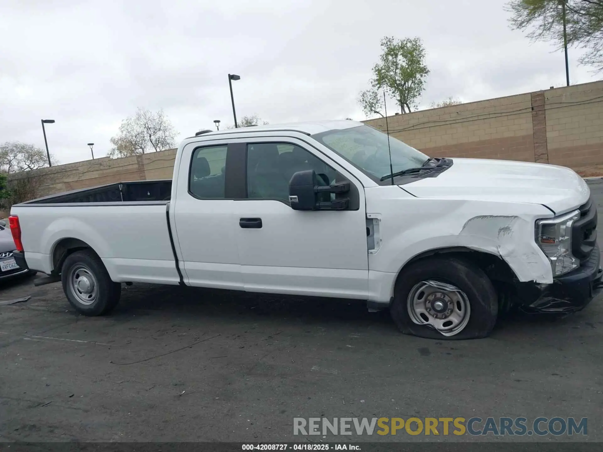 13 Photograph of a damaged car 1FT7X2A63NEC64915 FORD F-250 2022