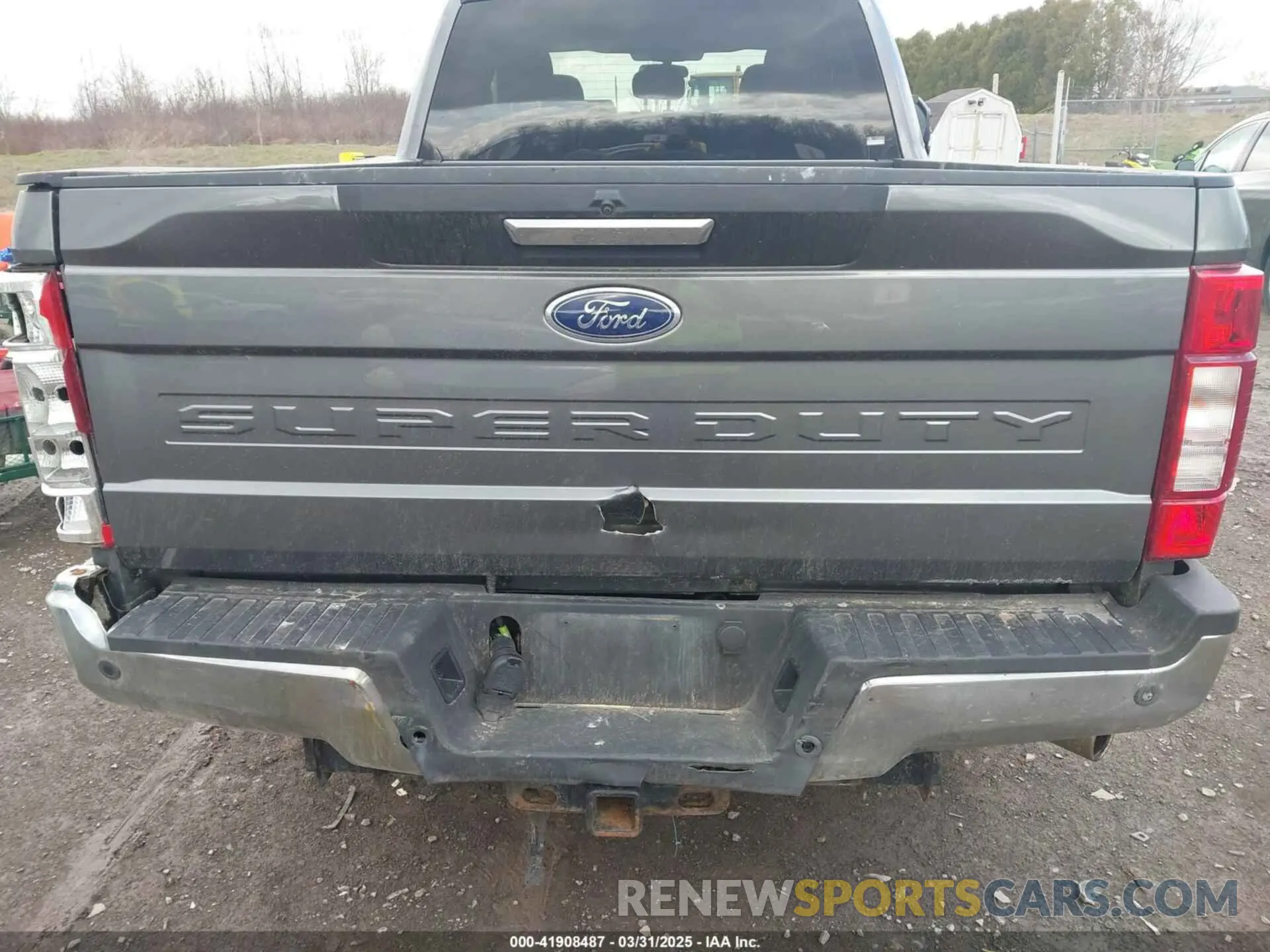 21 Photograph of a damaged car 1FT7X2B68NEC54413 FORD F-250 2022