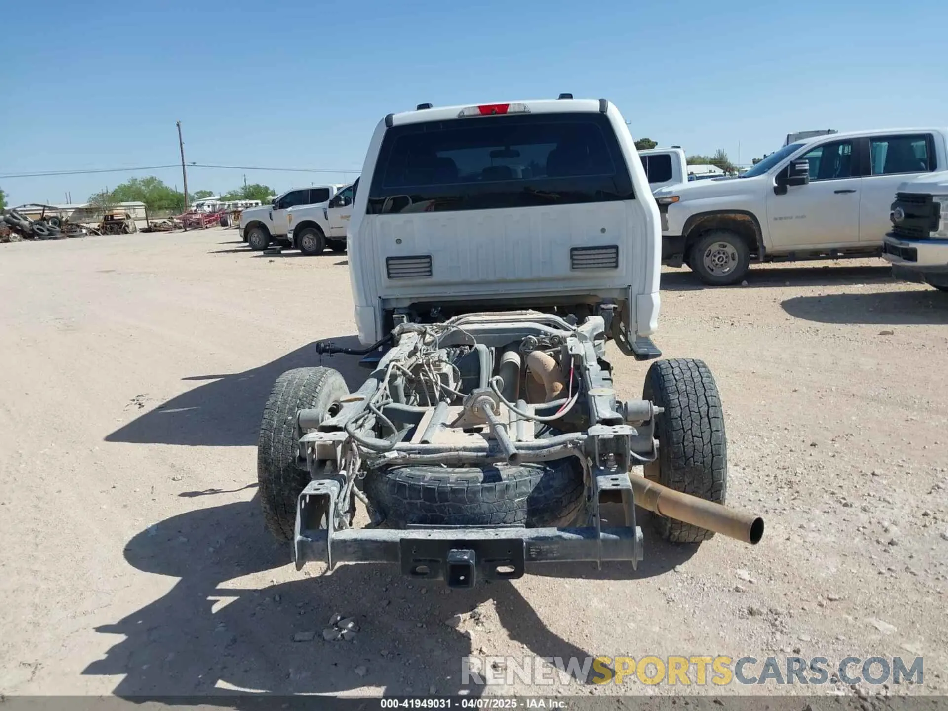 16 Photograph of a damaged car 1FT7X2B69NED41978 FORD F-250 2022