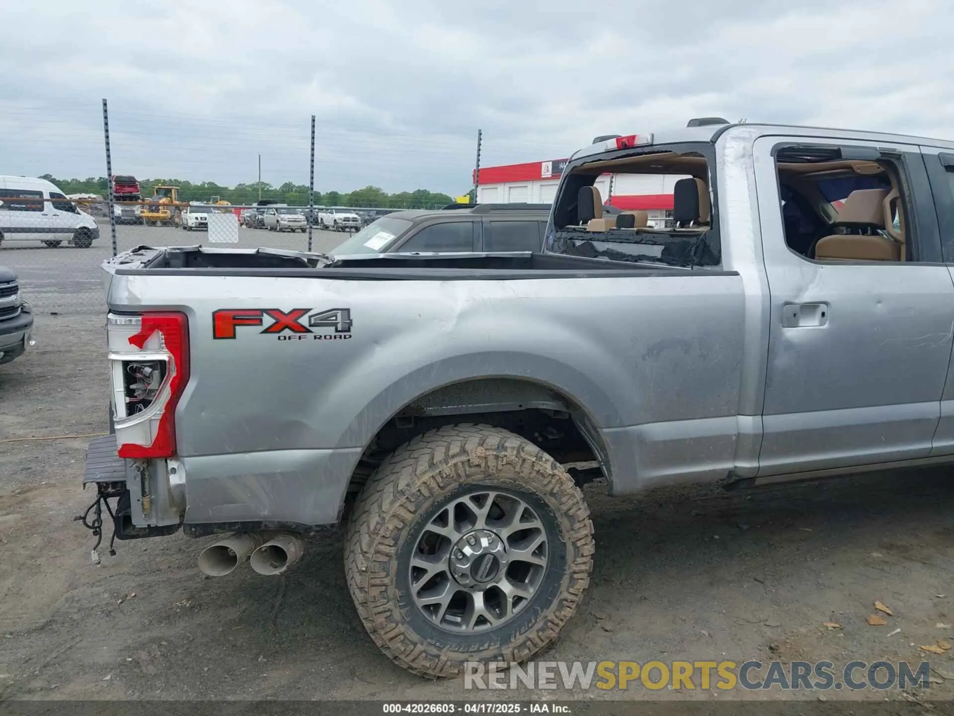 17 Photograph of a damaged car 1FT8W2BT2NED50065 FORD F-250 2022