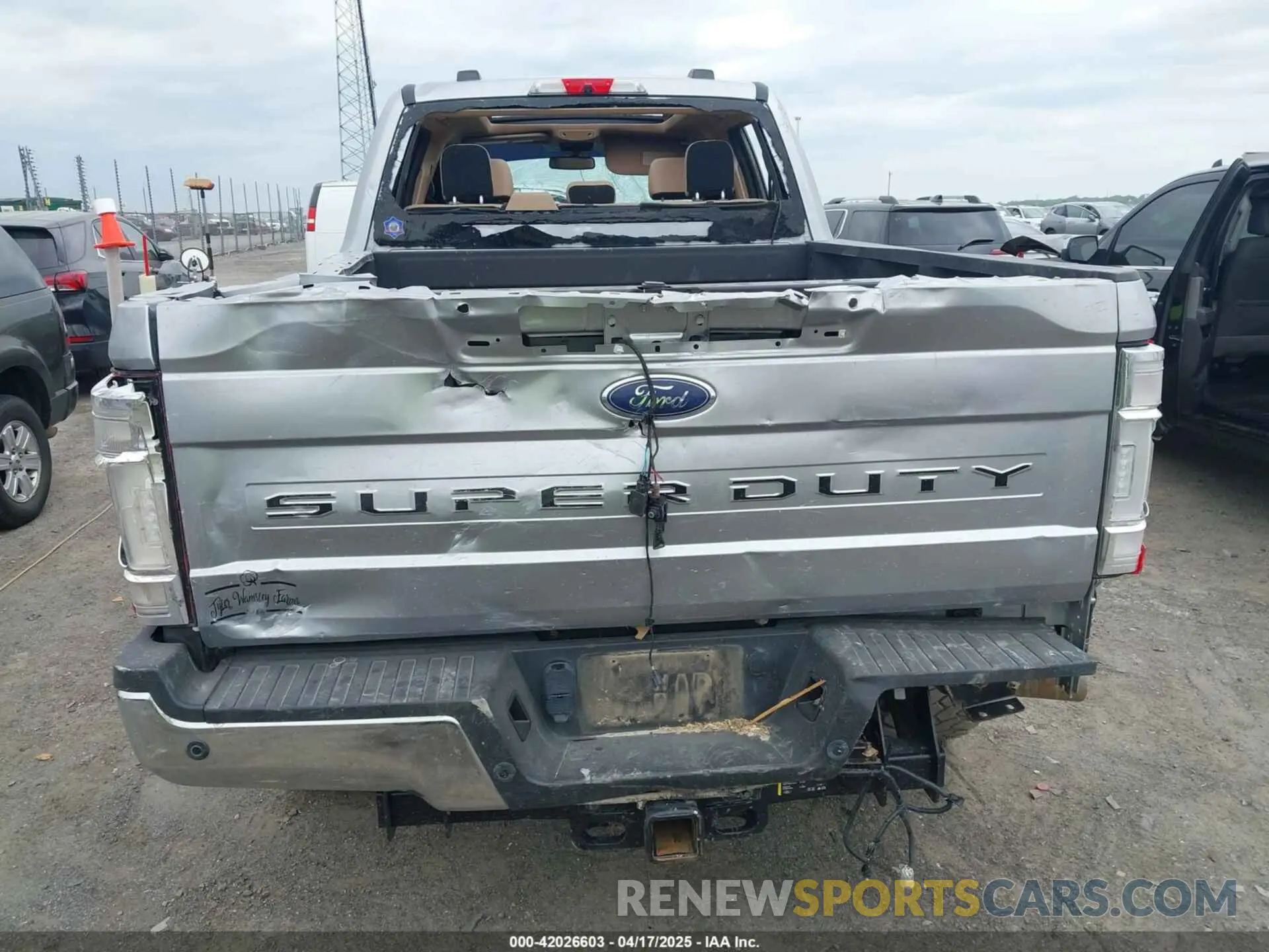 18 Photograph of a damaged car 1FT8W2BT2NED50065 FORD F-250 2022