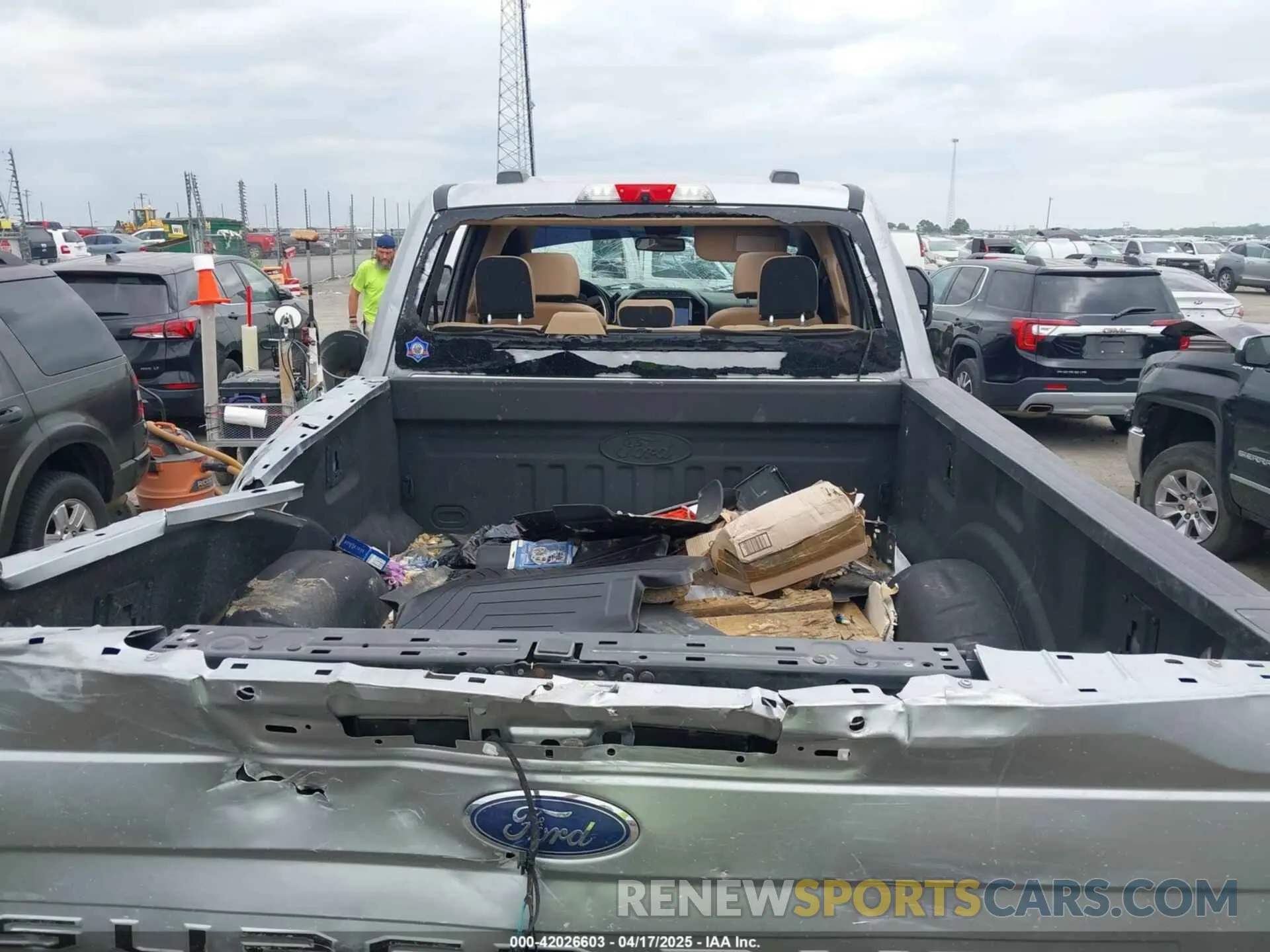 8 Photograph of a damaged car 1FT8W2BT2NED50065 FORD F-250 2022