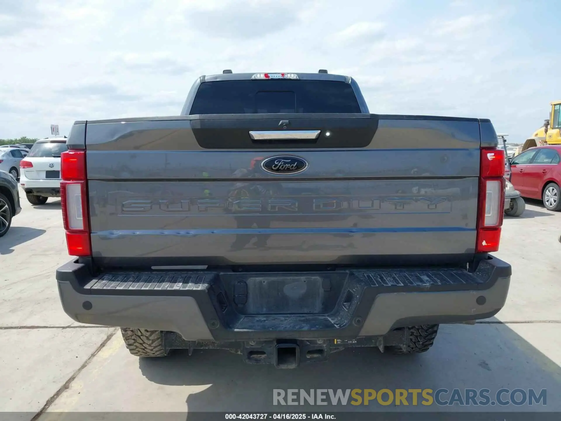 16 Photograph of a damaged car 1FT8W2BT3NED12540 FORD F-250 2022