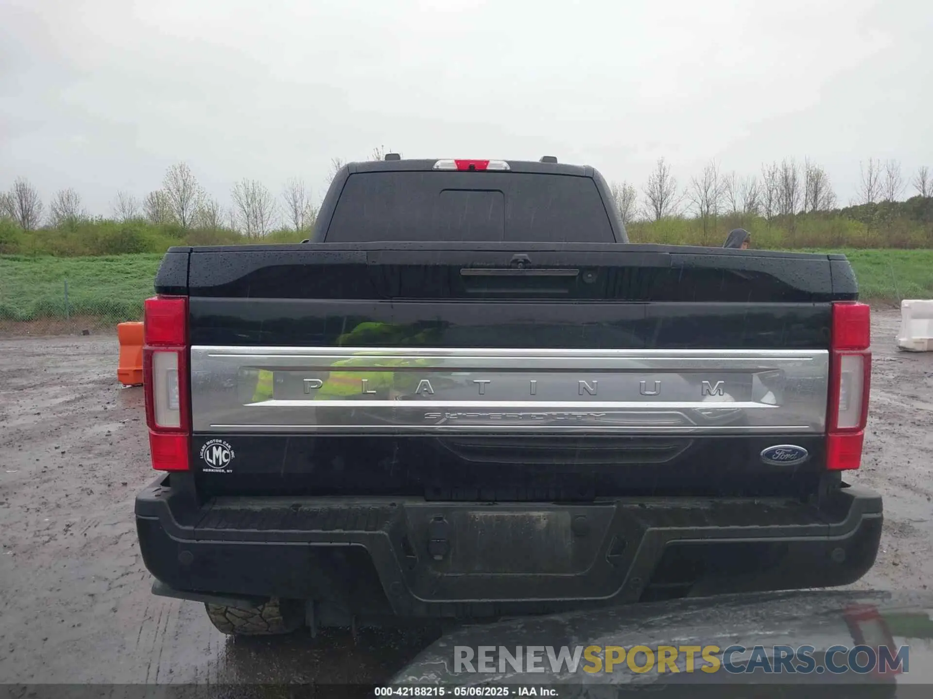 16 Photograph of a damaged car 1FT8W2BT3NED24543 FORD F-250 2022