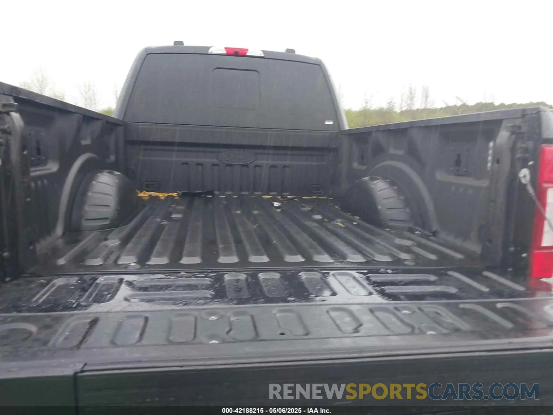 6 Photograph of a damaged car 1FT8W2BT3NED24543 FORD F-250 2022