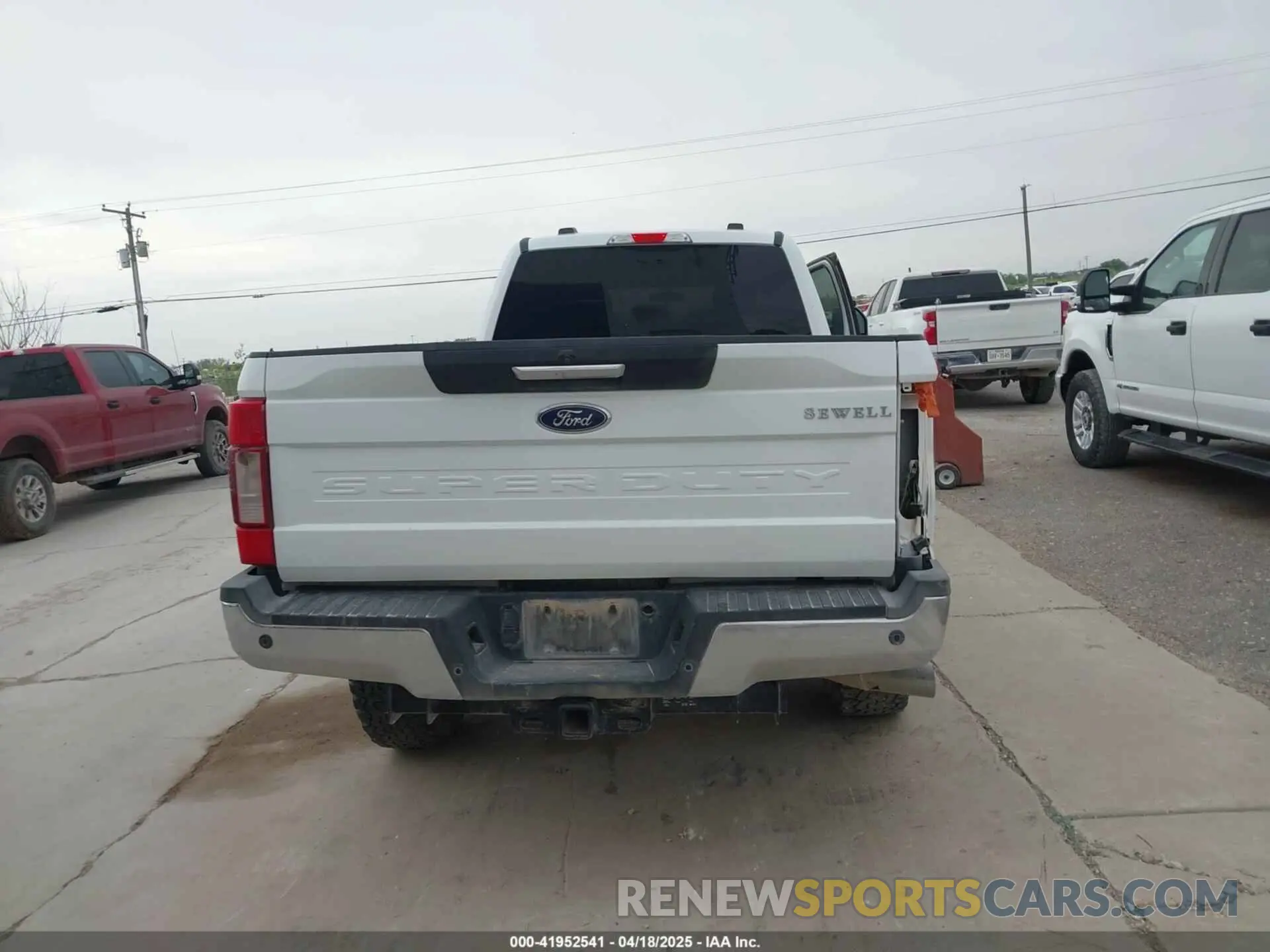 15 Photograph of a damaged car 1FT8W2BT5NEE93320 FORD F-250 2022