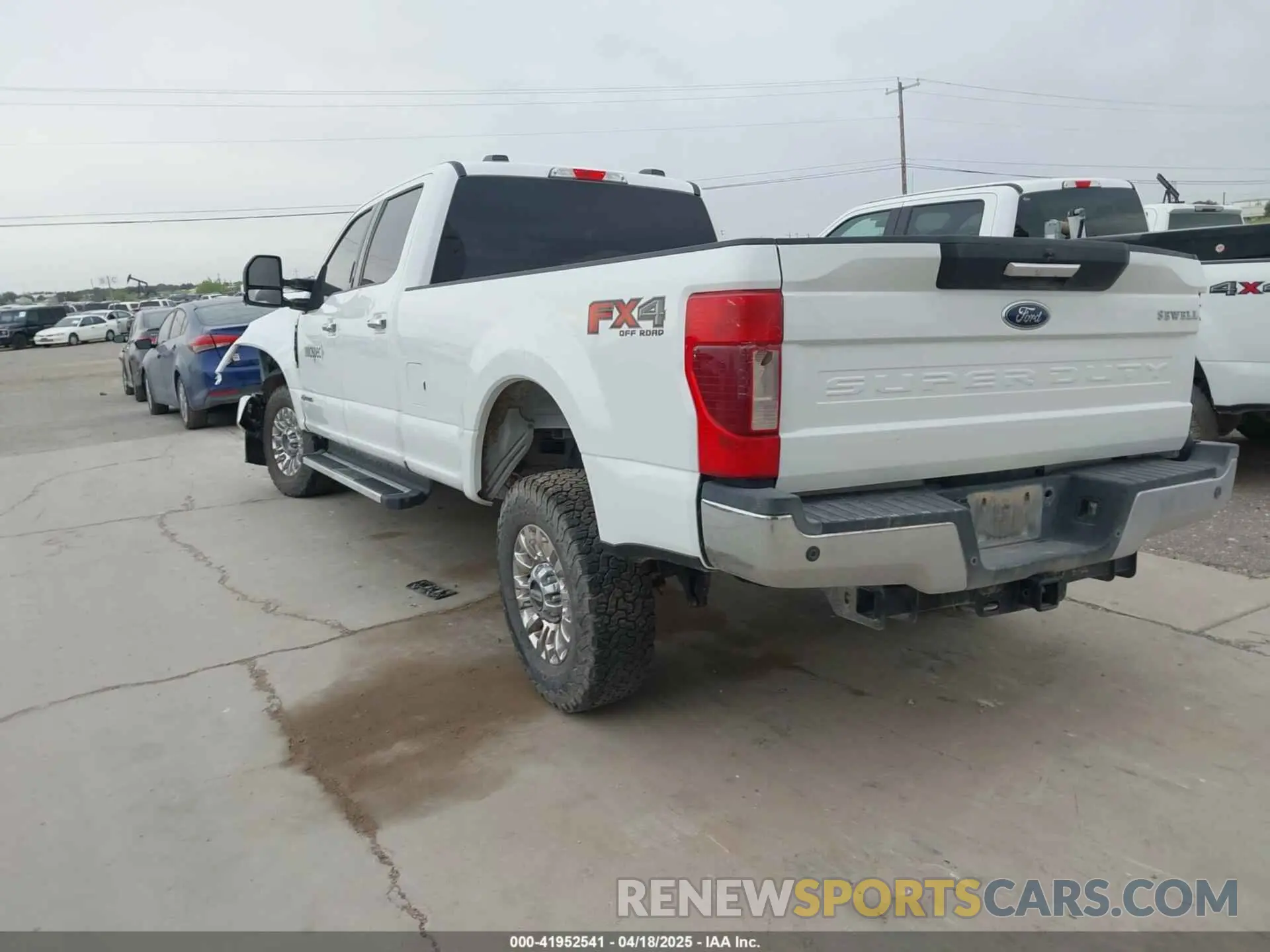 3 Photograph of a damaged car 1FT8W2BT5NEE93320 FORD F-250 2022