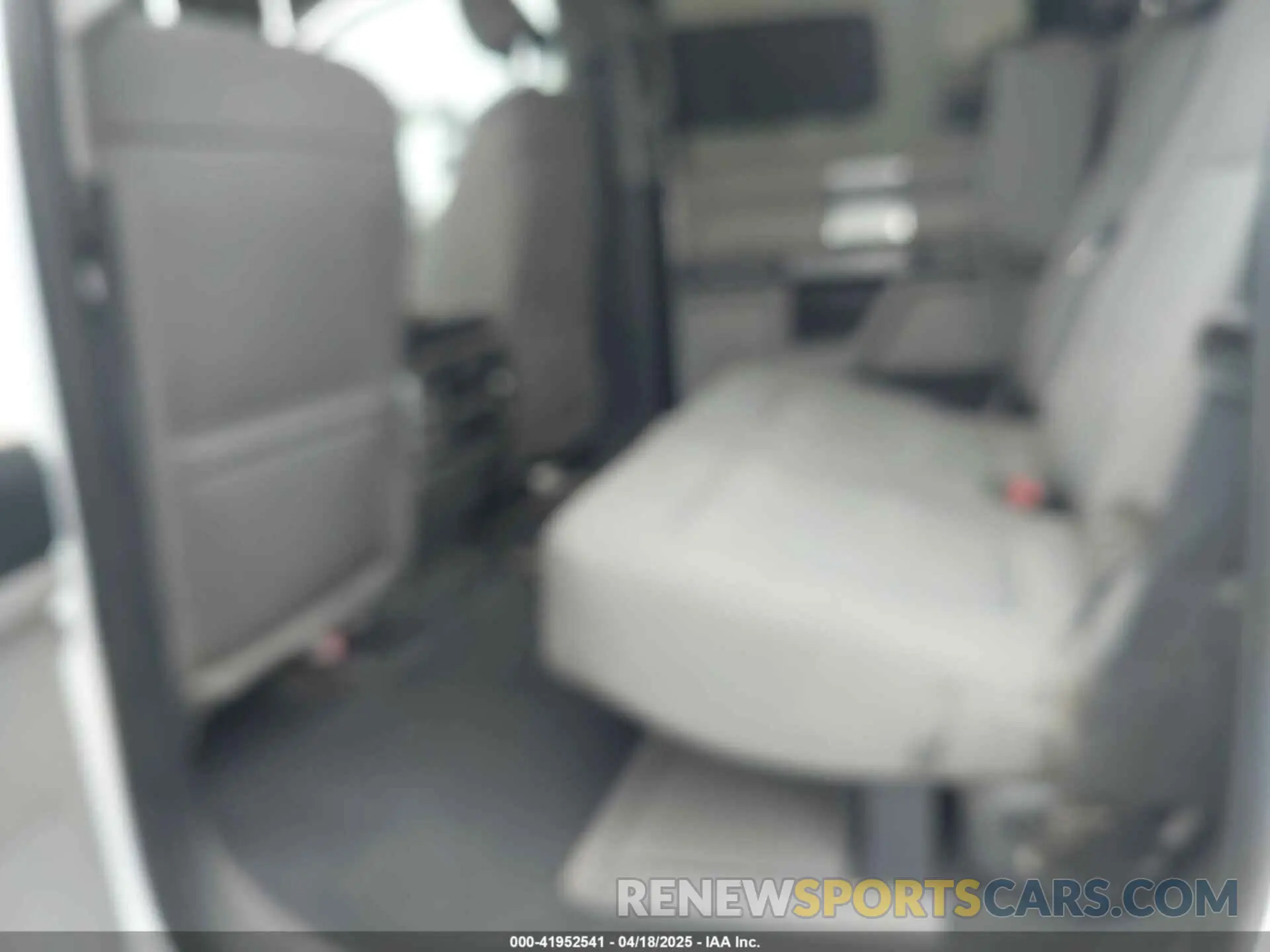 6 Photograph of a damaged car 1FT8W2BT5NEE93320 FORD F-250 2022