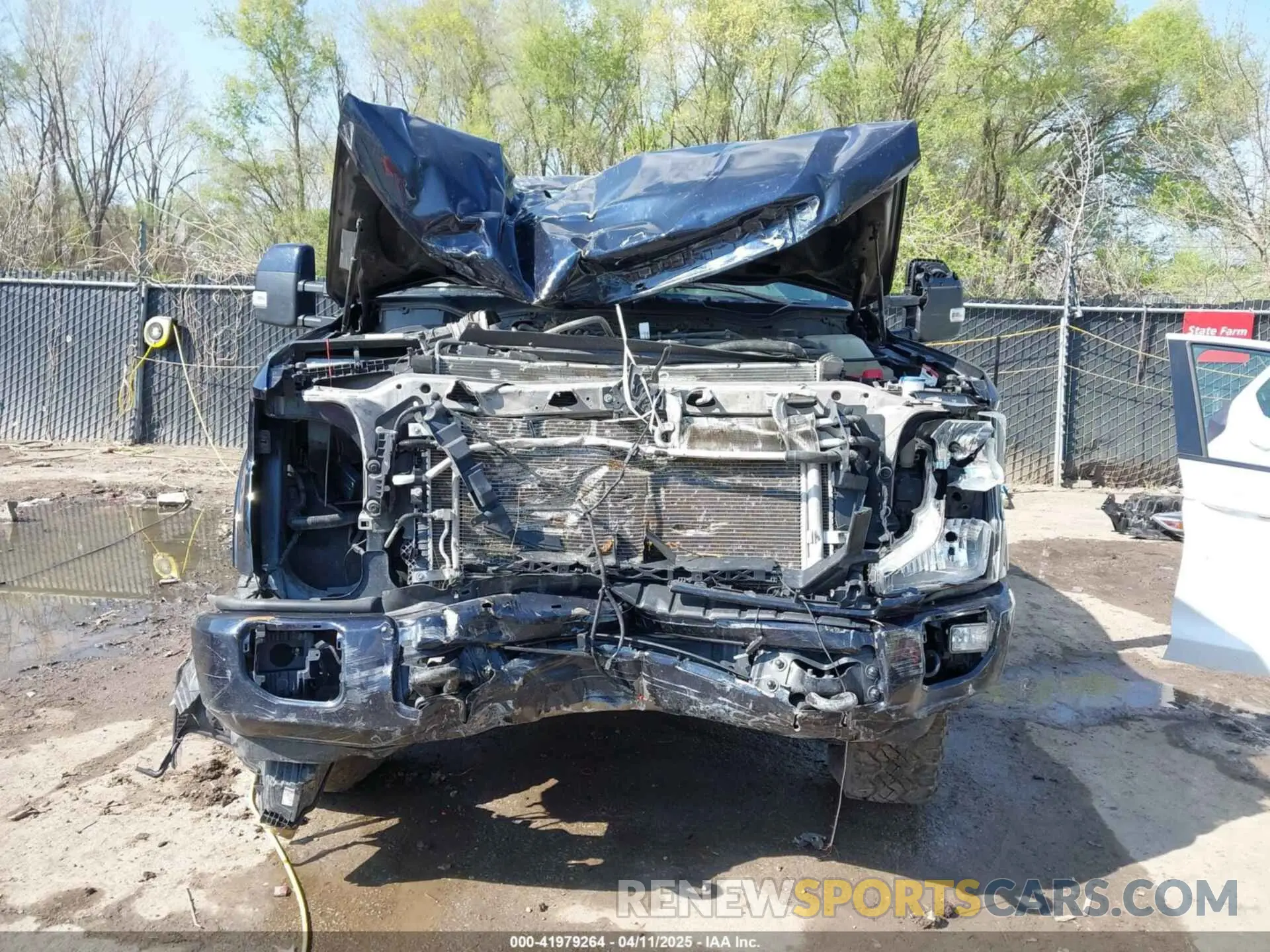 13 Photograph of a damaged car 1FT8W2BT9NED33019 FORD F-250 2022