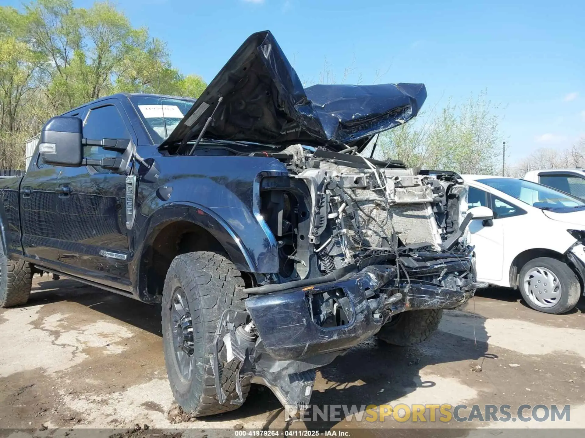 17 Photograph of a damaged car 1FT8W2BT9NED33019 FORD F-250 2022
