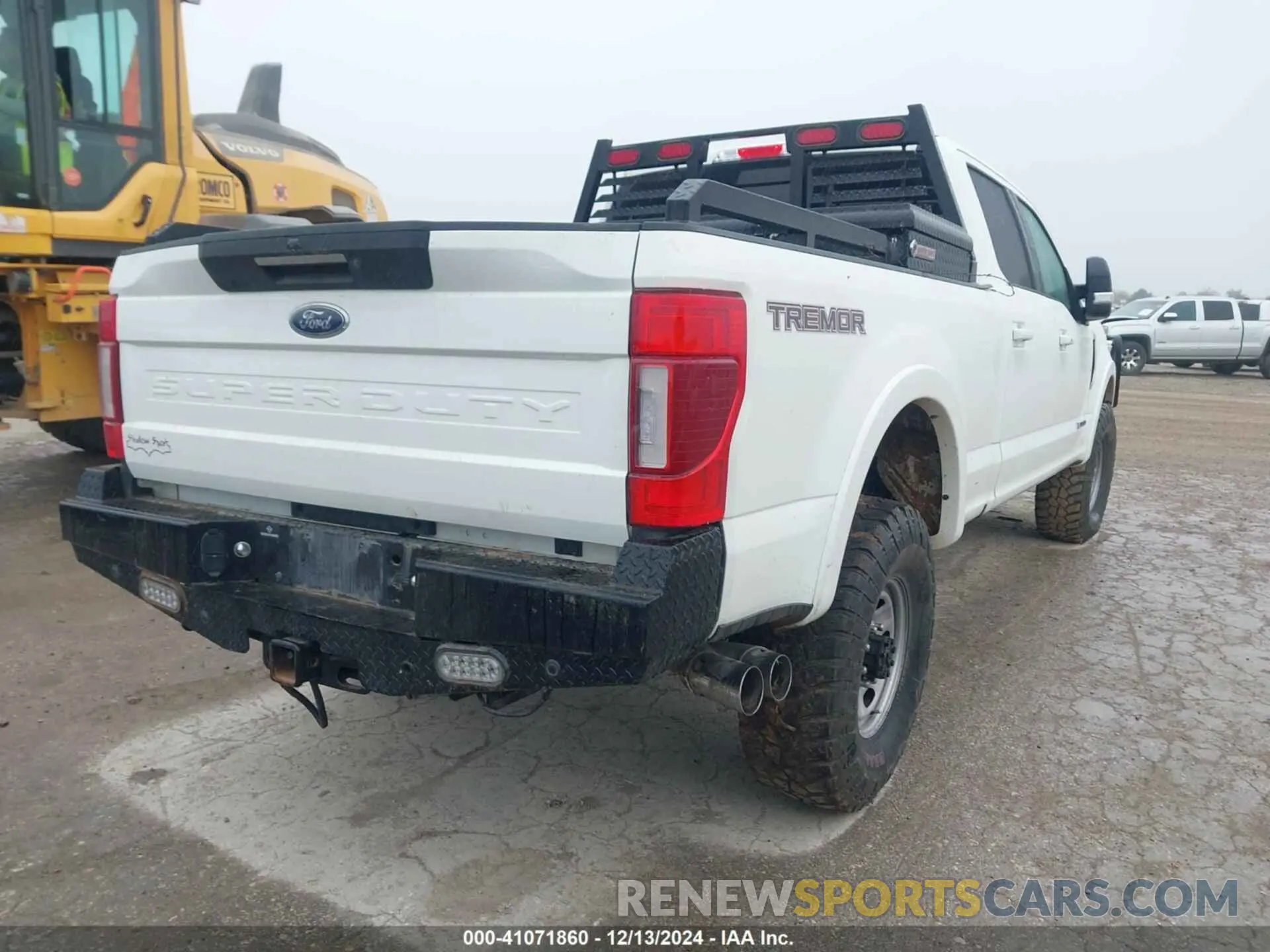 4 Photograph of a damaged car 1FT8W2BTXNEE65190 FORD F-250 2022
