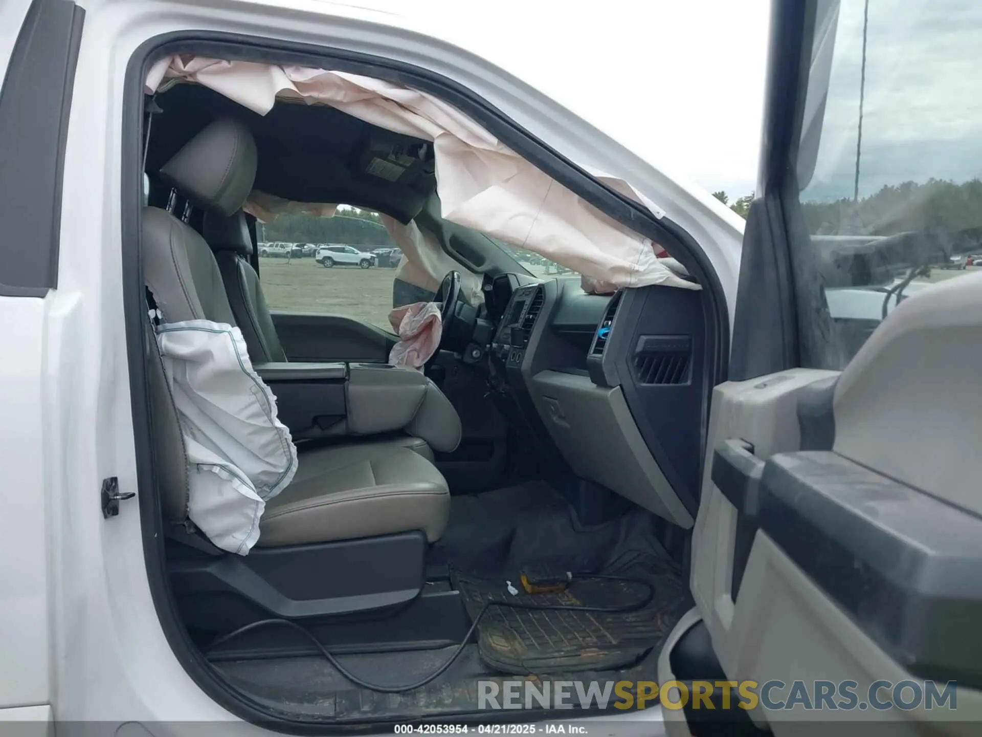 5 Photograph of a damaged car 1FTBF2B67NEE11698 FORD F-250 2022