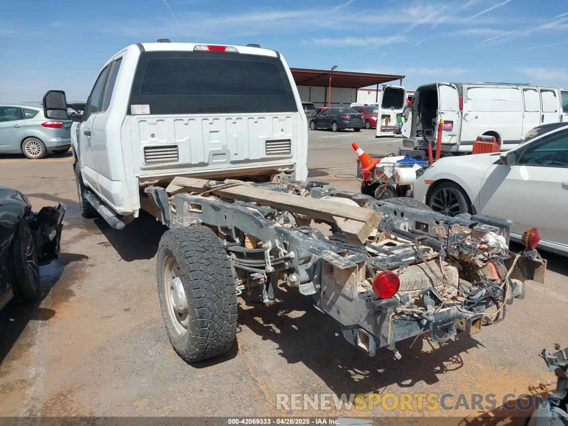 3 Photograph of a damaged car 1FT7X2BA4PEE17582 FORD F-250 2023
