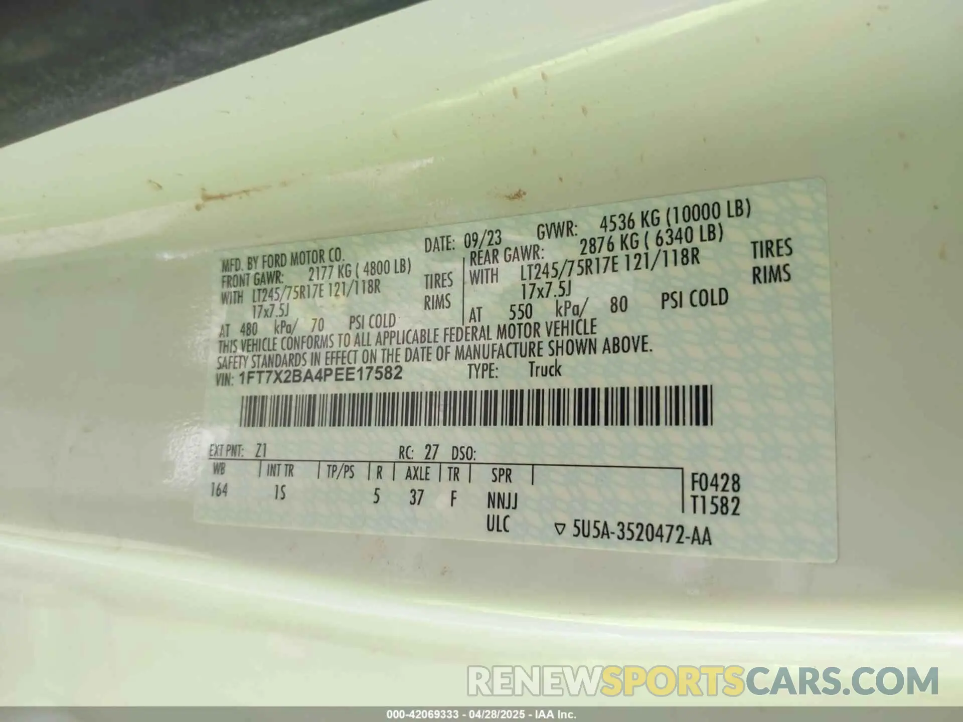 9 Photograph of a damaged car 1FT7X2BA4PEE17582 FORD F-250 2023
