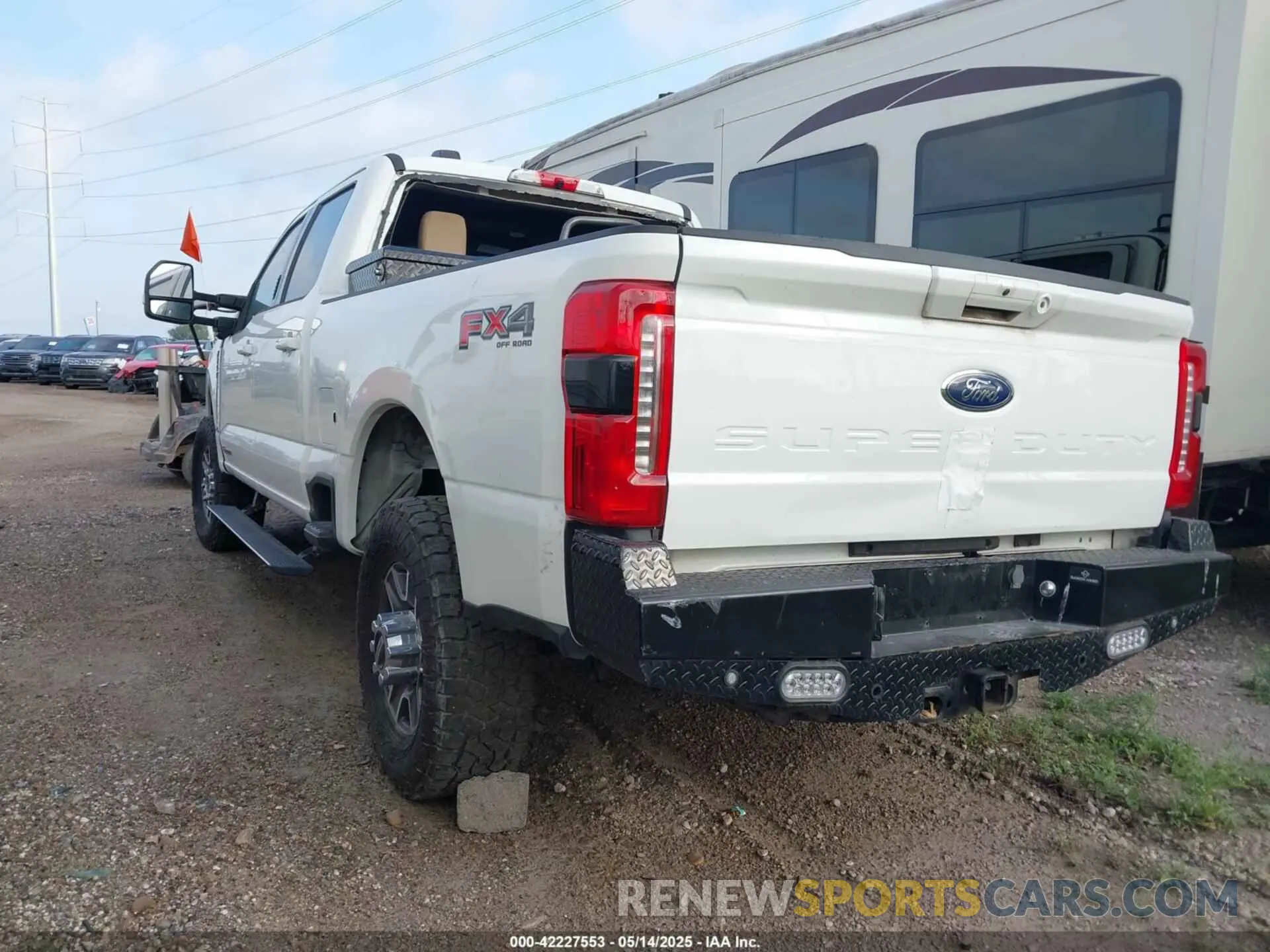 3 Фотография поврежденного автомобиля 1FT8W2BM1PEC87052 FORD F-250 2023