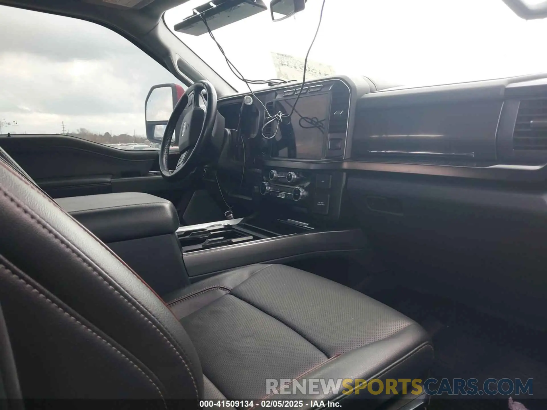7 Photograph of a damaged car 1FT8W2BT1PEC76642 FORD F-250 2023