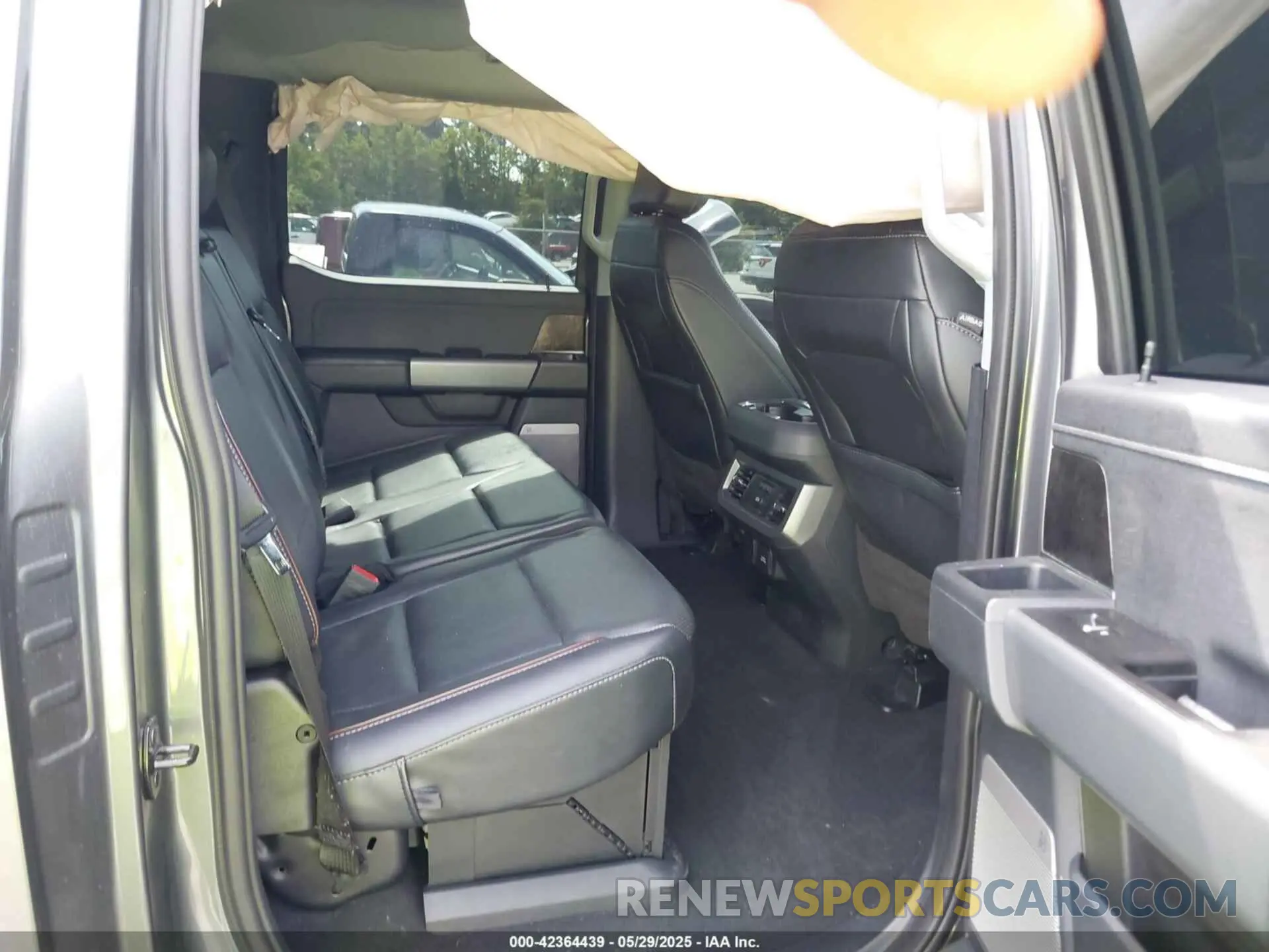 8 Photograph of a damaged car 1FT8W2BT3PED84406 FORD F-250 2023